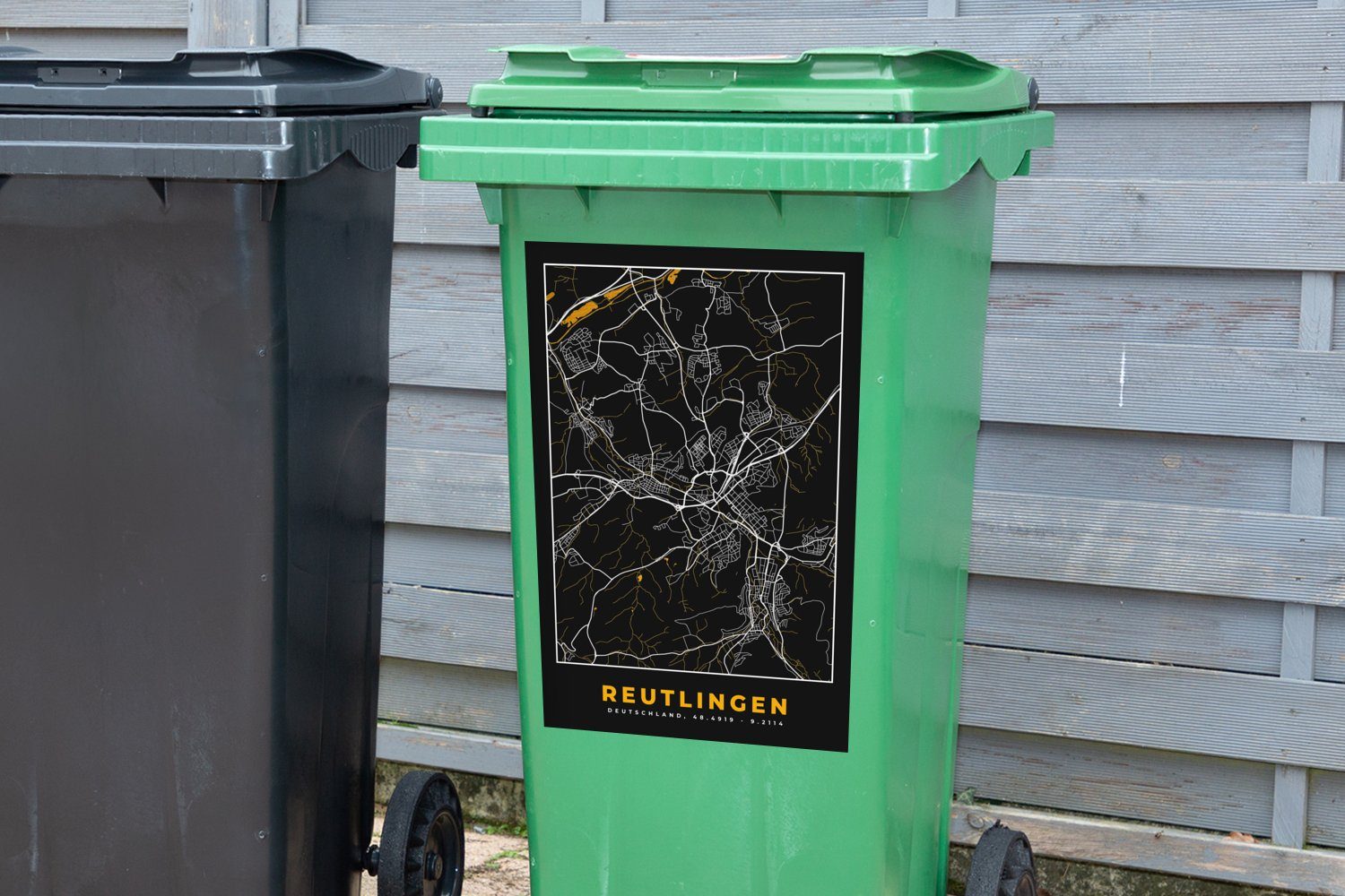 MuchoWow Wandsticker Reutlingen Sticker, - Abfalbehälter Stadtplan - Karte (1 Mülltonne, Container, - Gold Deutschland St), Mülleimer-aufkleber, 