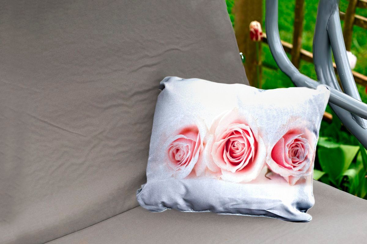 MuchoWow Dekokissen Studioaufnahme von drei Polyester, Outdoor-Dekorationskissen, Kissenhülle Rosen Dekokissenbezug, rosa nebeneinander
