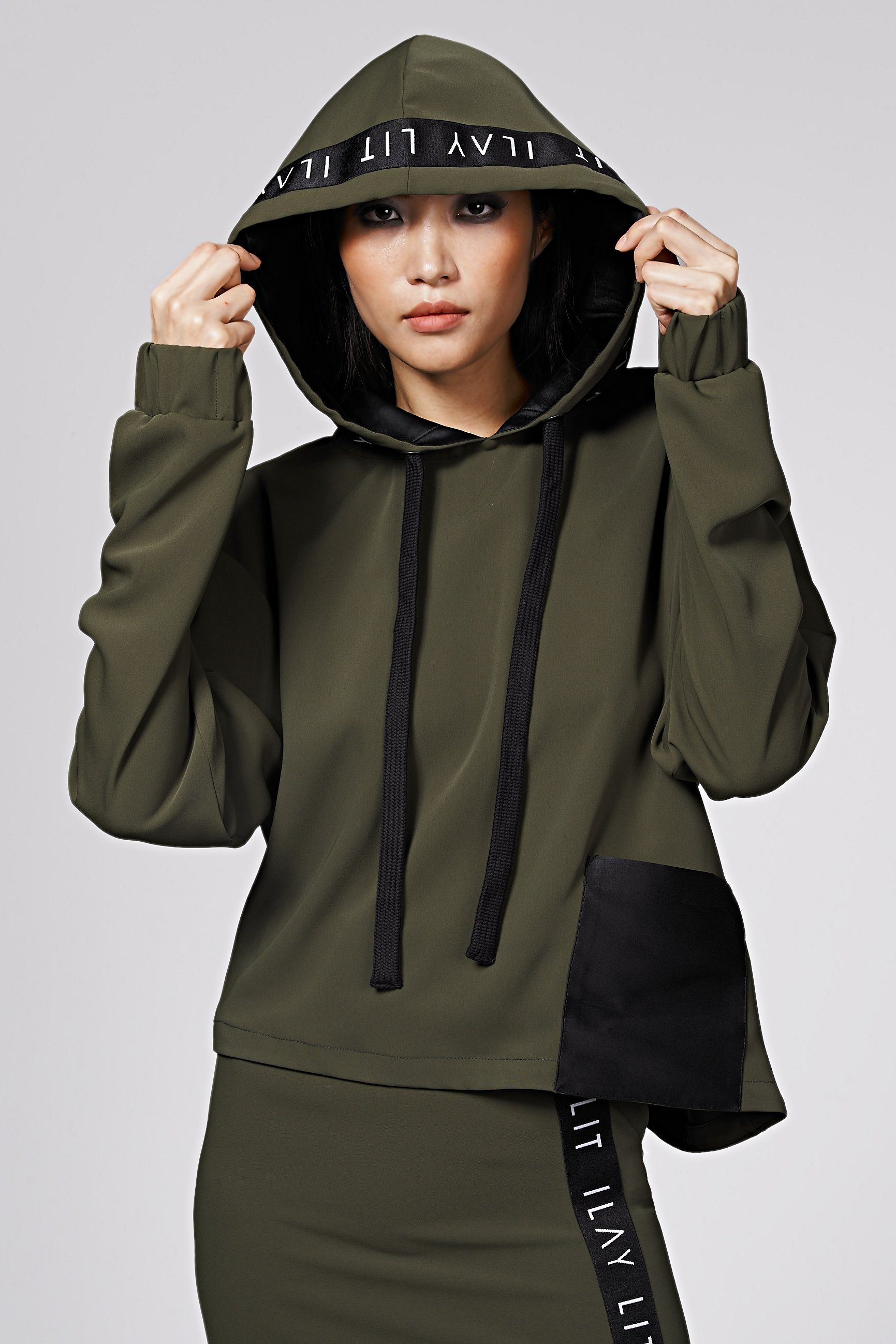 ILAY Lit Hoodie Dawn Hoodie Olive (Rock dazu verfügbar) mit Aufsatztasche