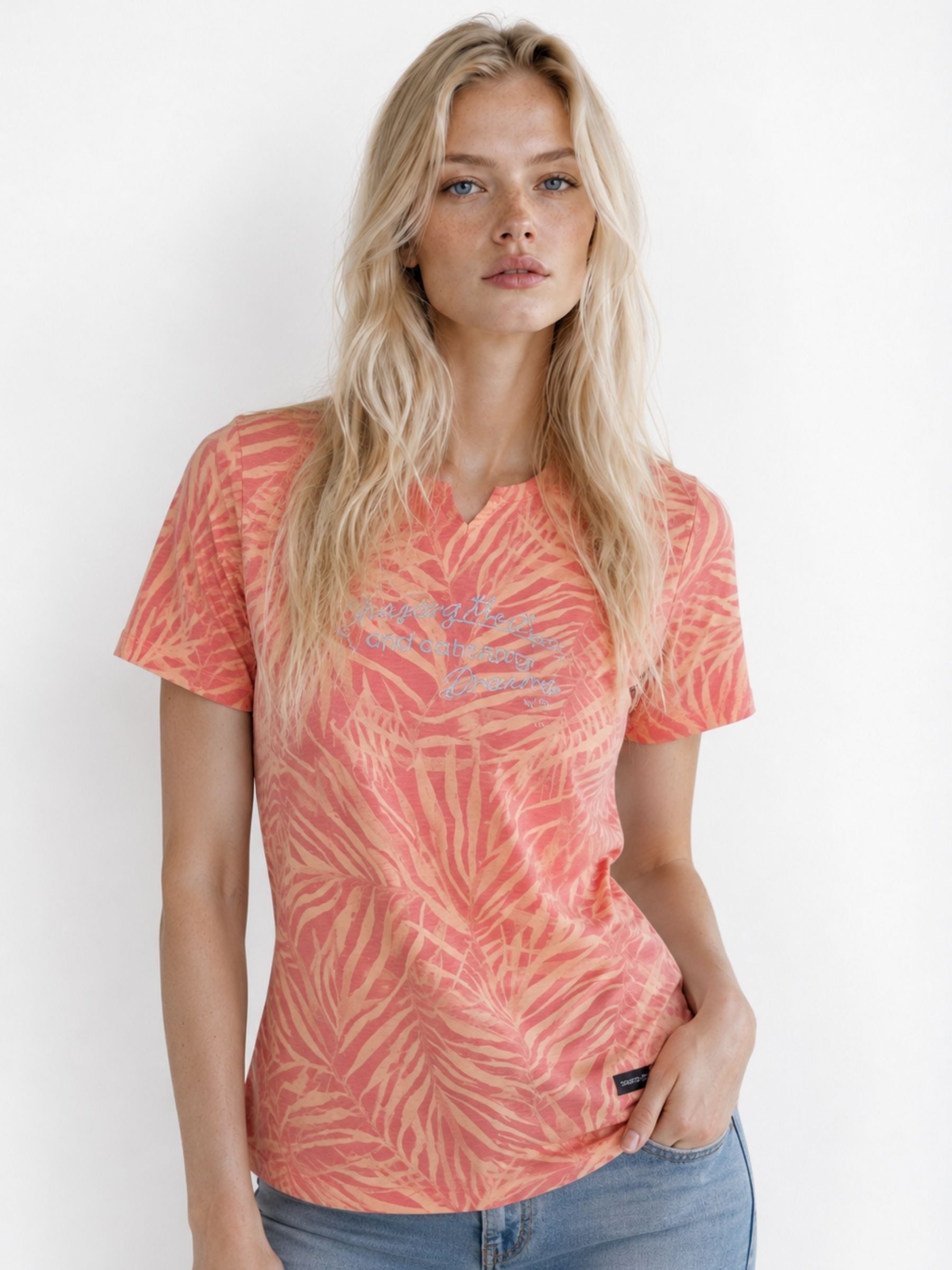 Soquesto T-Shirt