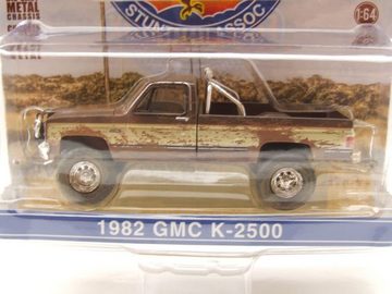 GREENLIGHT collectibles Modellauto GMC K2500 Sierra Grande Pick Up 1982 Ein Colt für alle Fälle Dirty, Maßstab 1:64