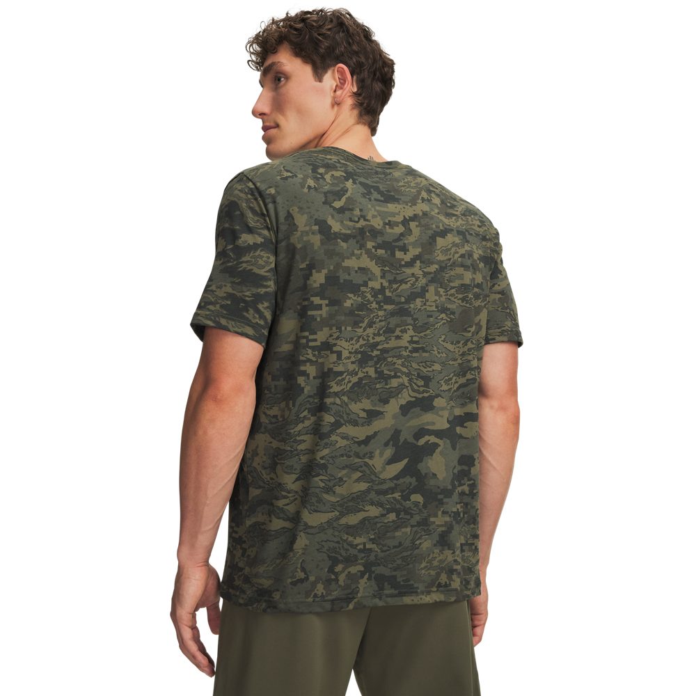 Under Armour® T-Shirt UA ABC CAMO SS sportlicher Stil, kurze Ärmel, aus Baumwolle und Polyester