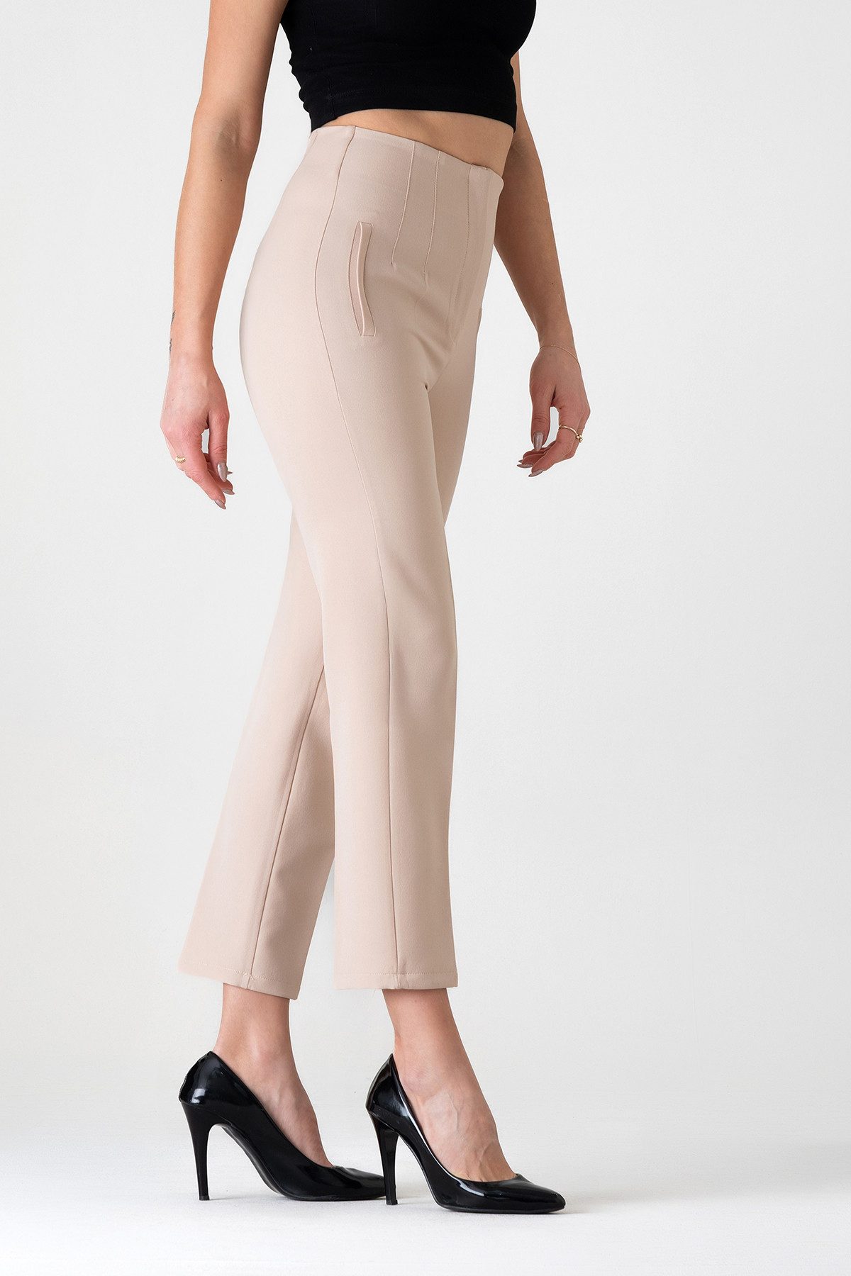 fashionshowcase Bügelfaltenhose Damen Hose Elegant Slim Fit Stretch mit V-Detail Elegante Bügelfalten, V-Ausschnitt hinten – Bild 4 von 5