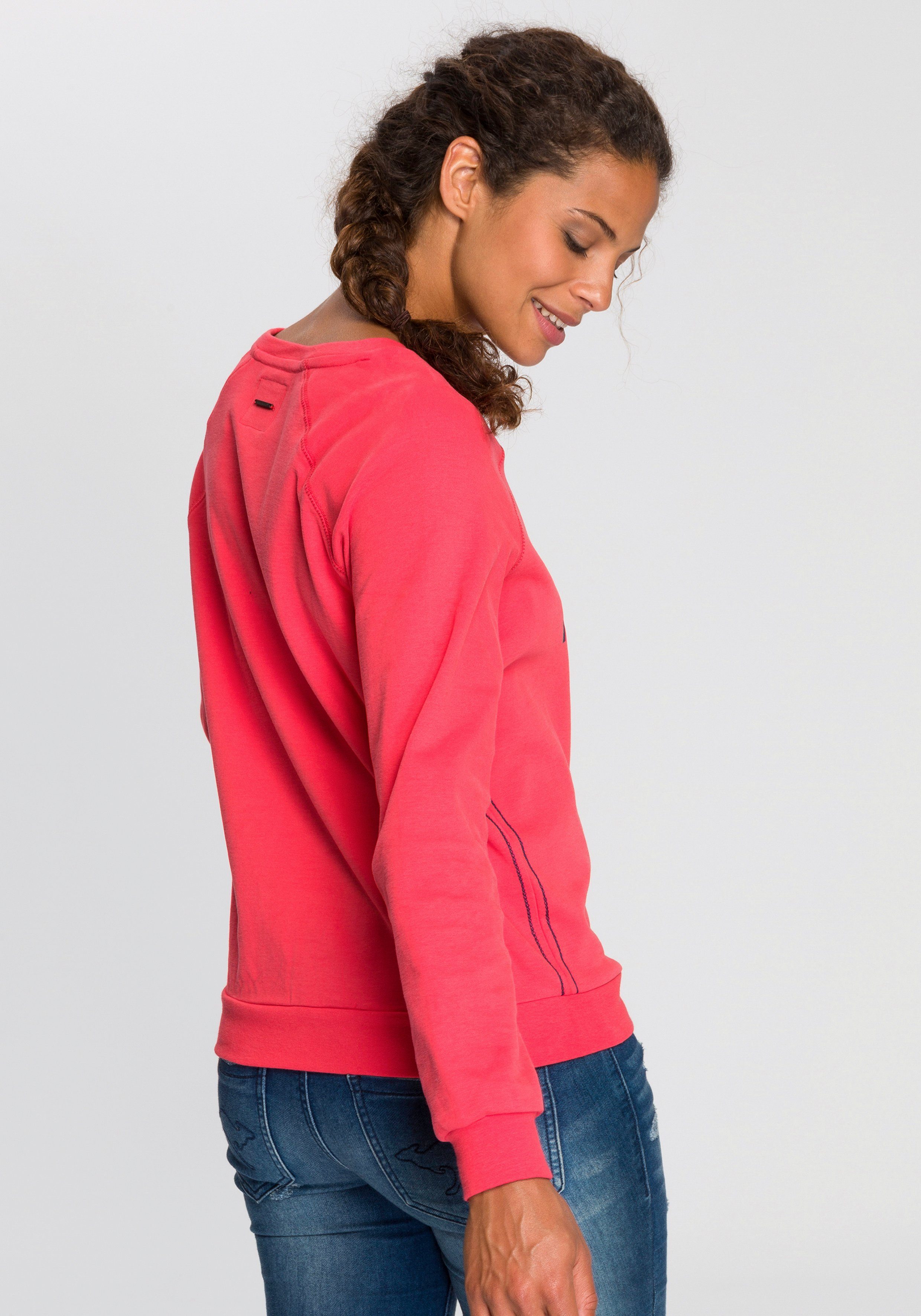 KangaROOS Sweater mit großem orange Label-Print vorne