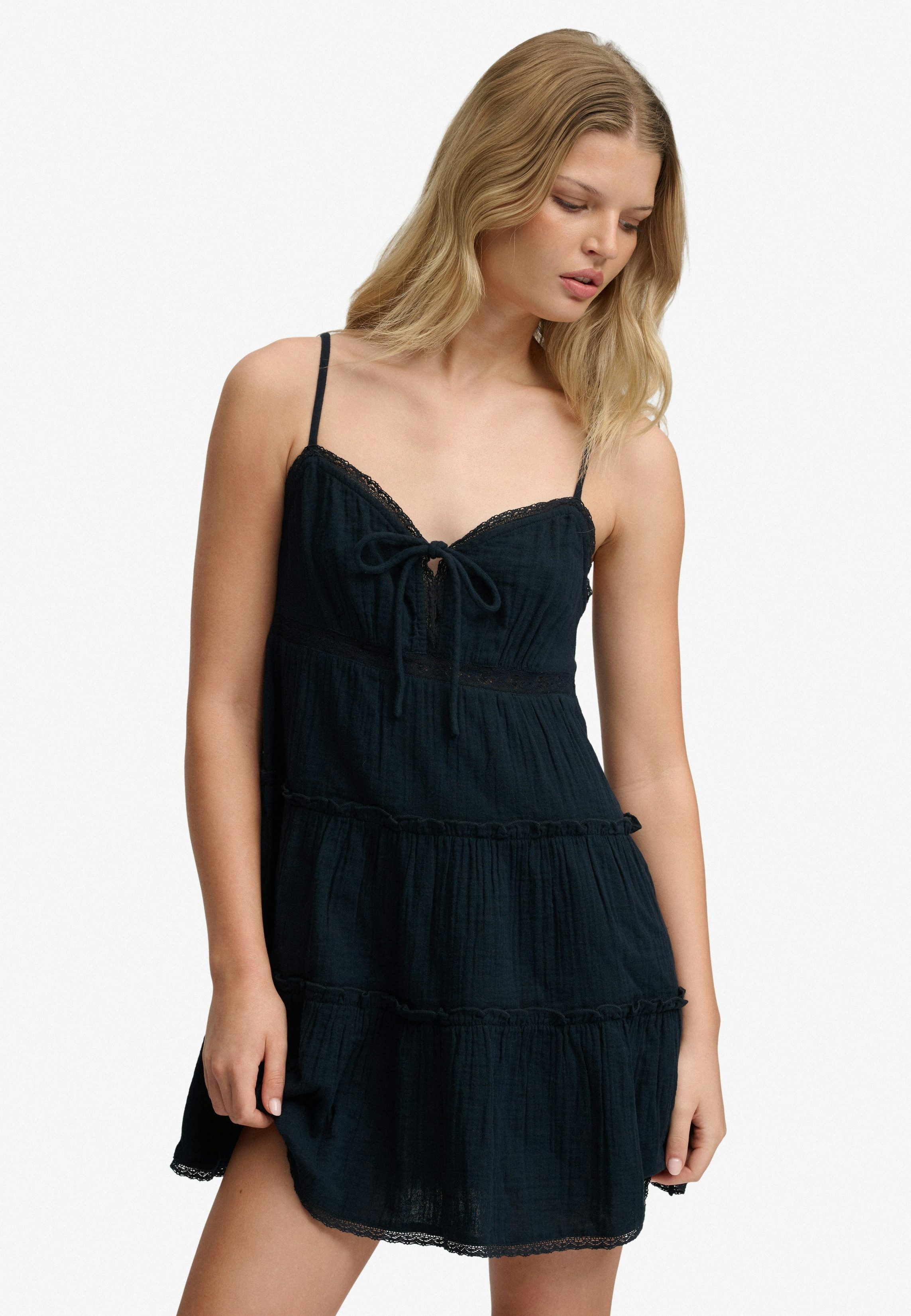 Superdry Sommerkleid CHEESECLOTH TIERED MINI DRESS aus Baumwolle, Relaxed Fit, ohne Ärmel, pflegeleichtes Webmaterial