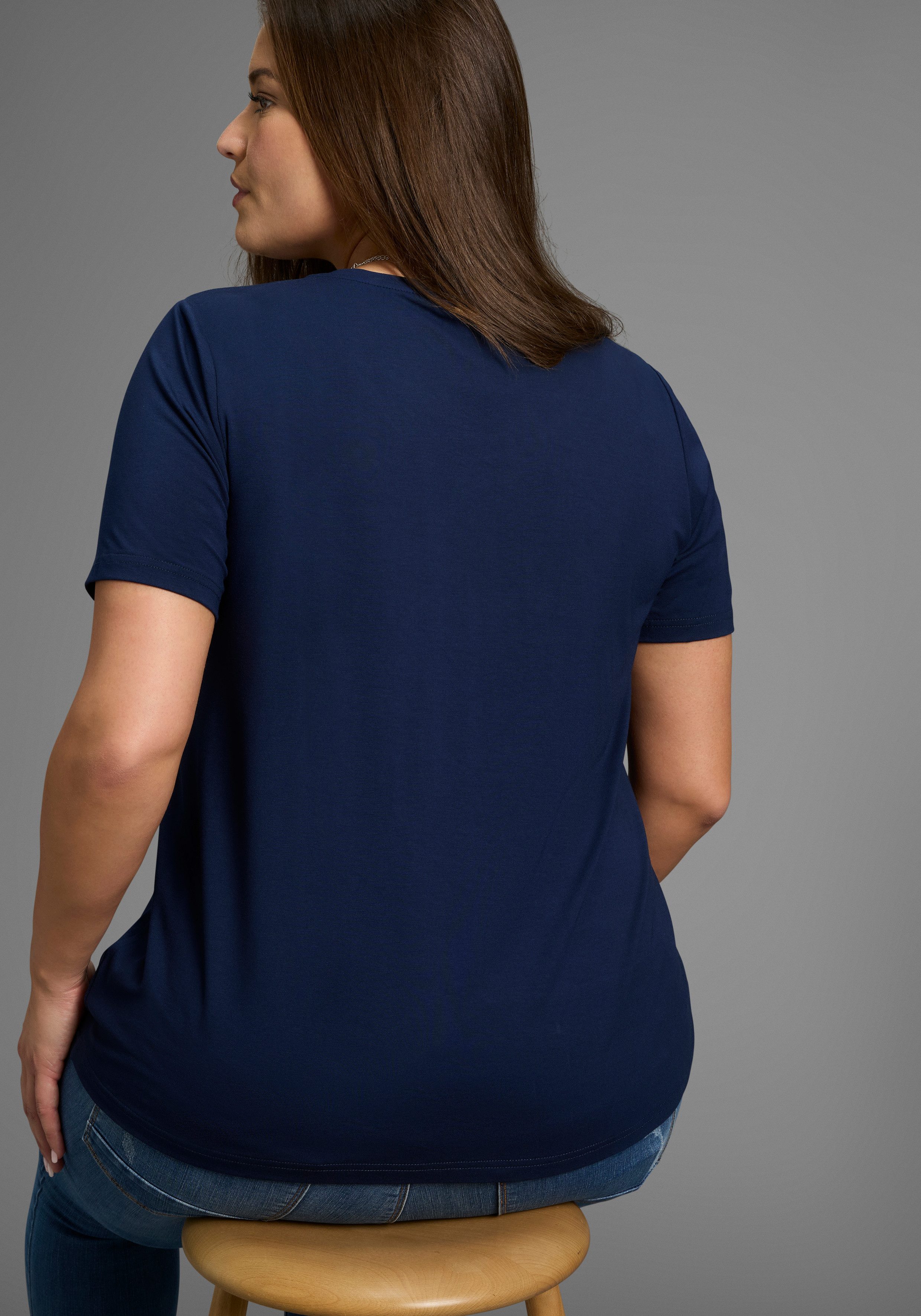 Laura Scott CURVE T-Shirt mit V-Ausschnitt aus fließender Viskose - GROSSE günstig online kaufen