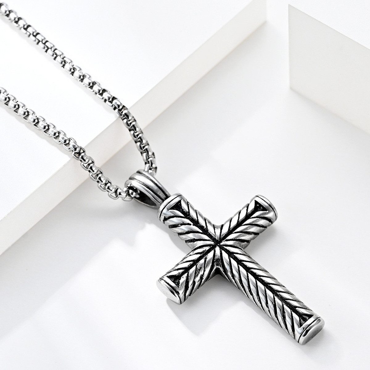 KARMA Kette mit Anhänger Herren Kreuz Halskette Silber Edelstahl wasserfest & antiallergisch (Kreuzkette antiallergisch, 1-tlg., Edelstahlkette Männerkette), Herrenkette