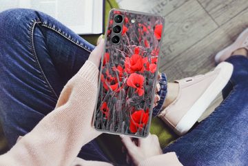 MuchoWow Handyhülle Rote Mohnblumen in einem Schwarz-Weiß-Bild, Phone Case, Handyhülle Samsung Galaxy S21 Plus, Silikon, Schutzhülle