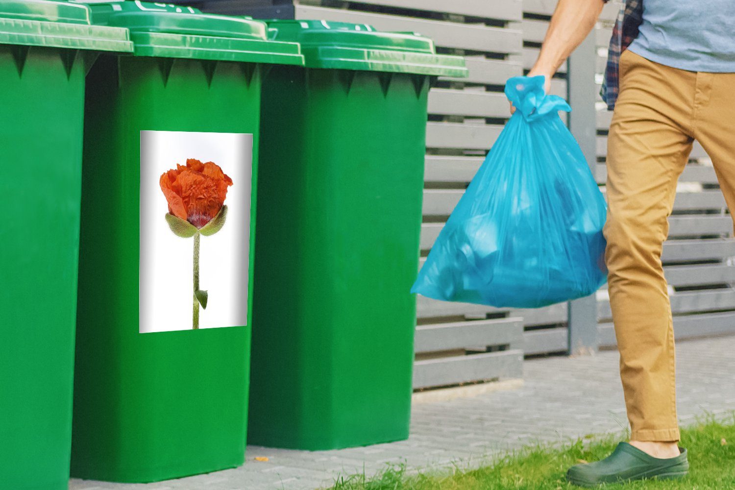 MuchoWow Wandsticker Oranger Mohn Sticker, weißem St), Mülltonne, Hintergrund vor (1 Mülleimer-aufkleber, Container, Abfalbehälter