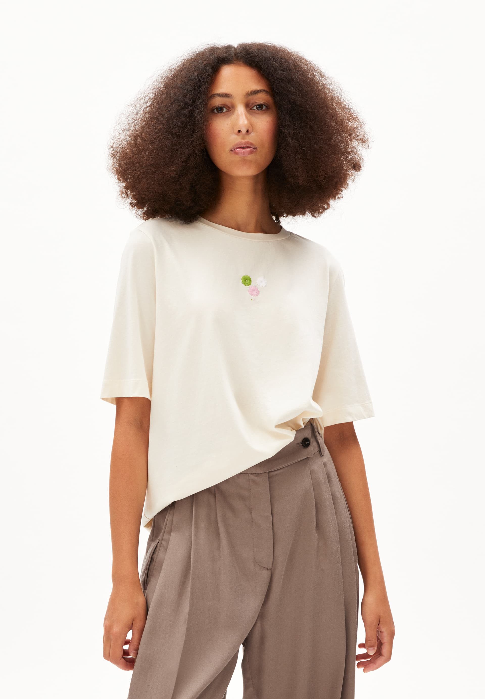 T-Shirt LAYAA DELIGHT T-Shirt Loose Fit aus Bio-Baumwolle