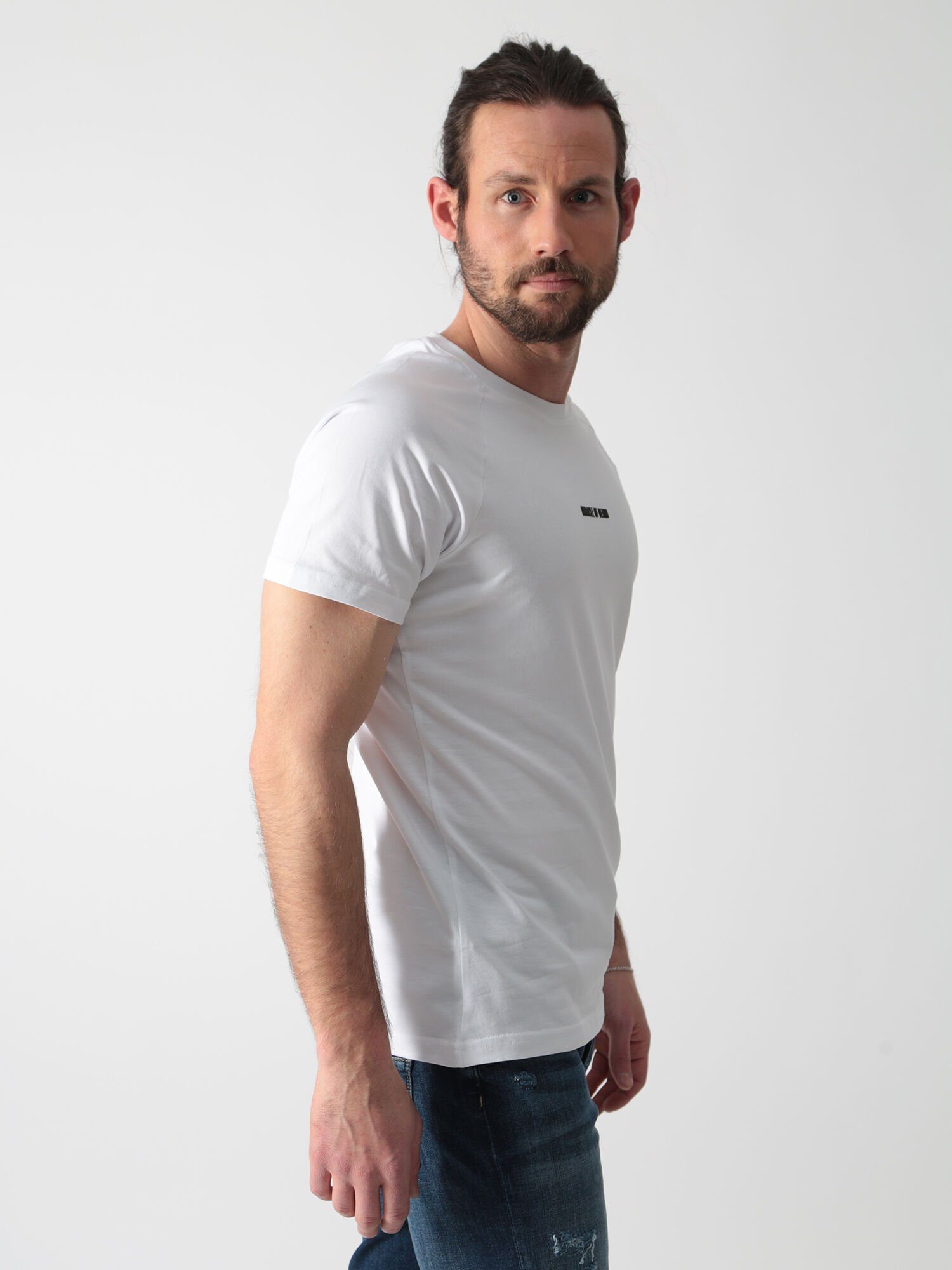 Denim T-Shirt Logo of Miracle White mit