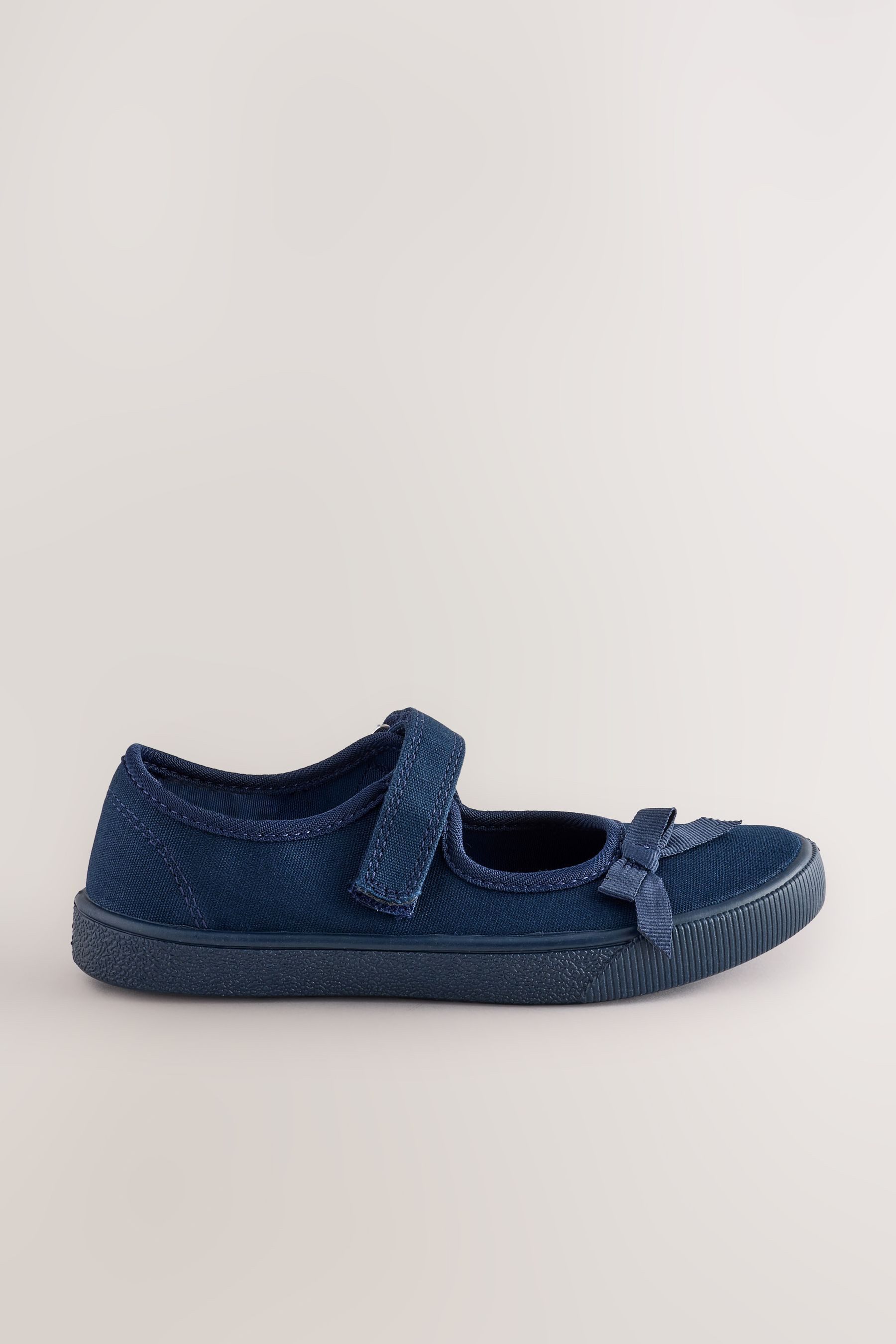 Next Stoffschuhe für die Schule mit Schleife Sneaker – Bild 2 von 5