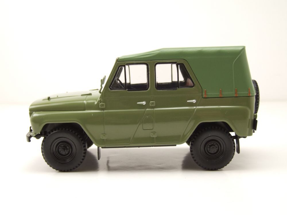 Whitebox Modellauto UAZ 469 1975 grün, Maßstab 1:24