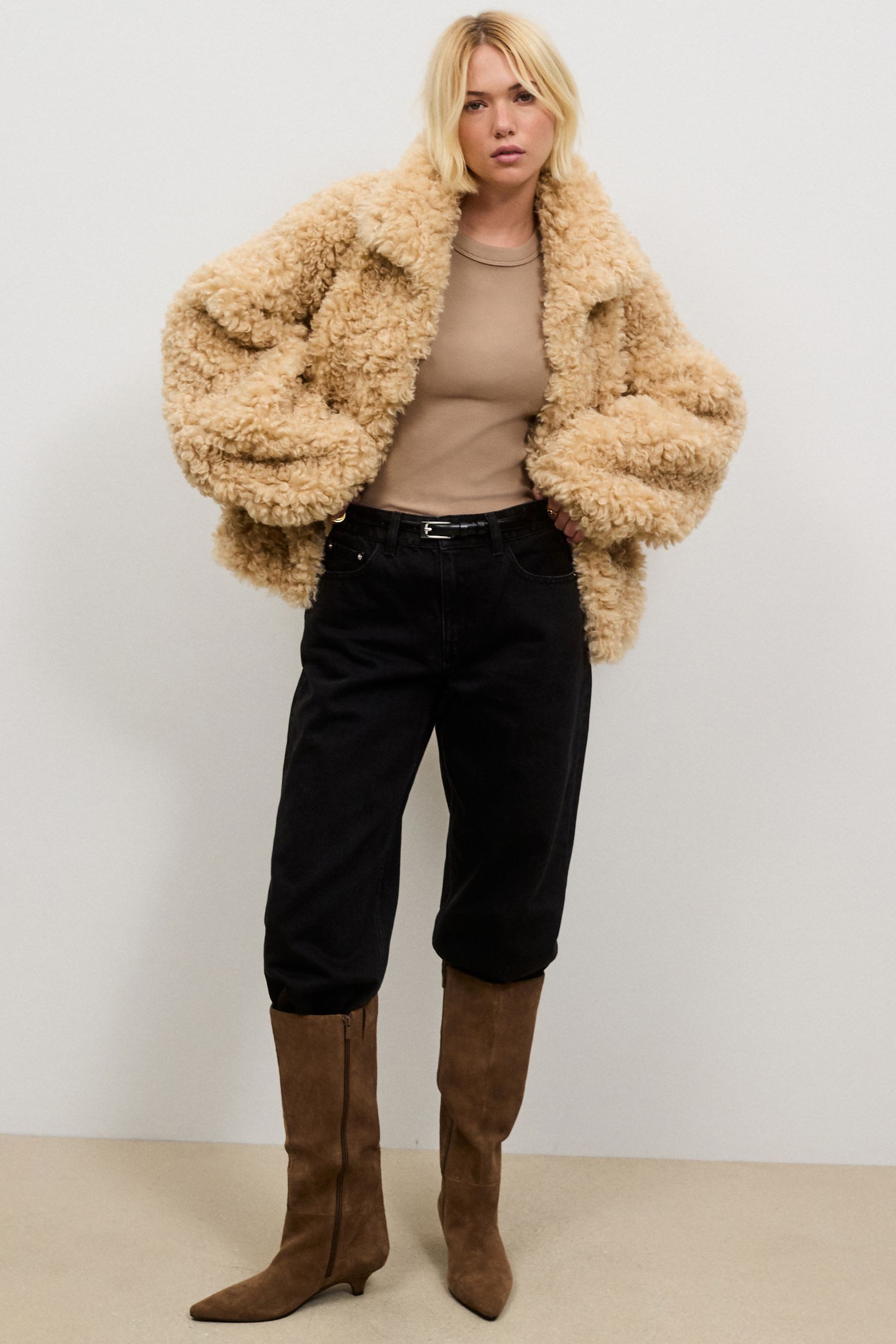 Next Fellimitatjacke Mantel aus lockigem Kunstfell (1-St) – Bild 4 von 5