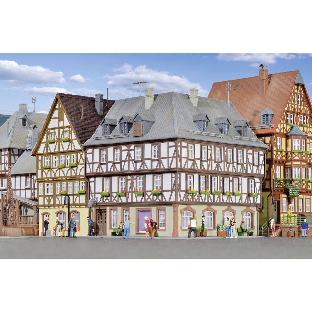 Modelleisenbahn-Gebäude H0 Fachwerk-Eckhaus Miltenberg