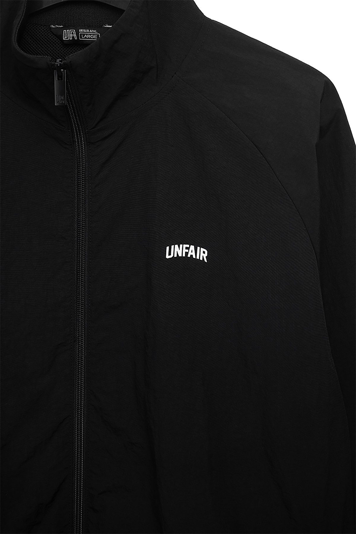 Unfair Athletics Trainingsjacke Curved Crushed (kein Set) Ton in Ton Rubber Print am Nacken