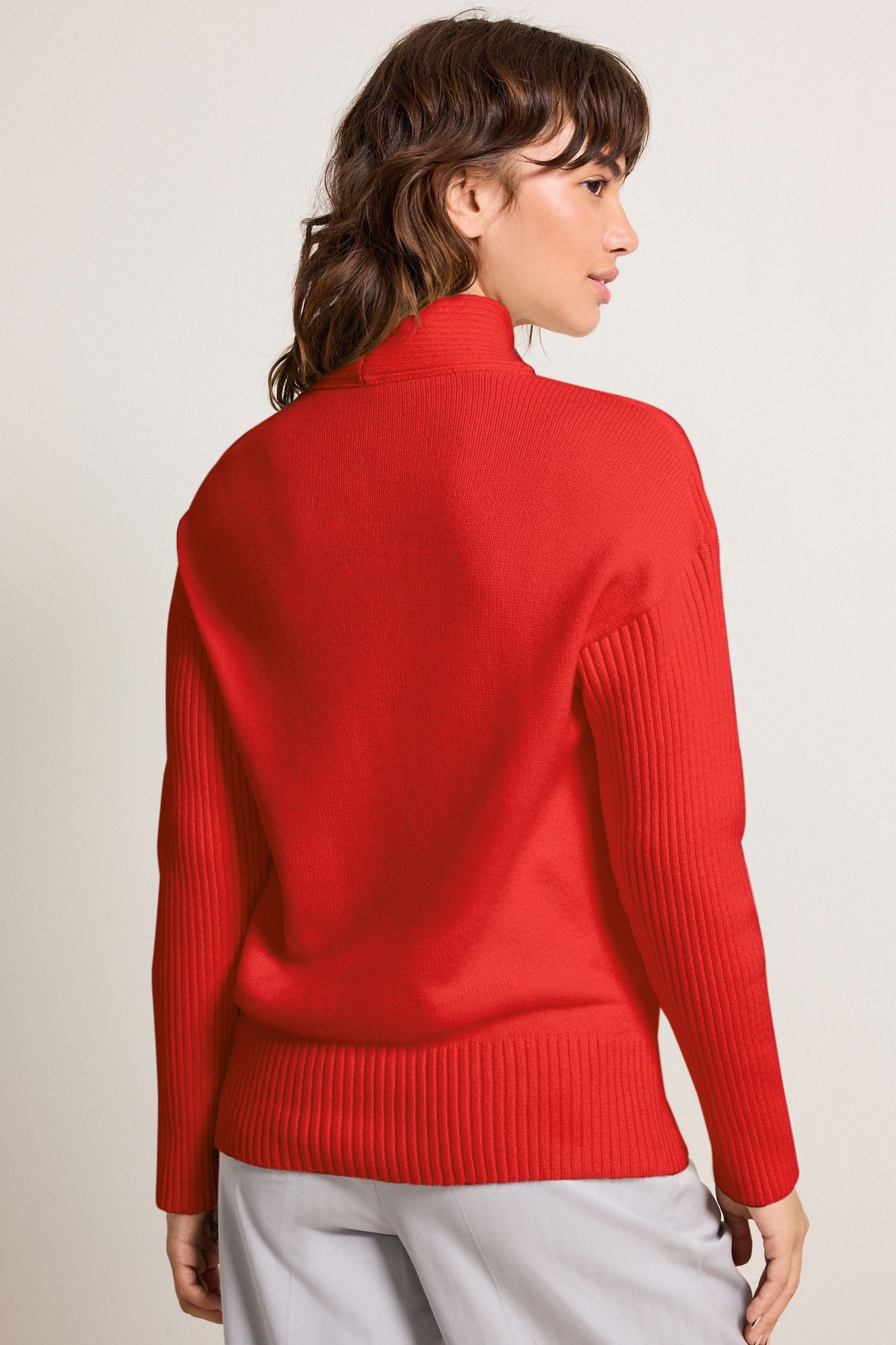 Next Strickpullover Pullover überkreuztem (1-tlg) Red Detail mit