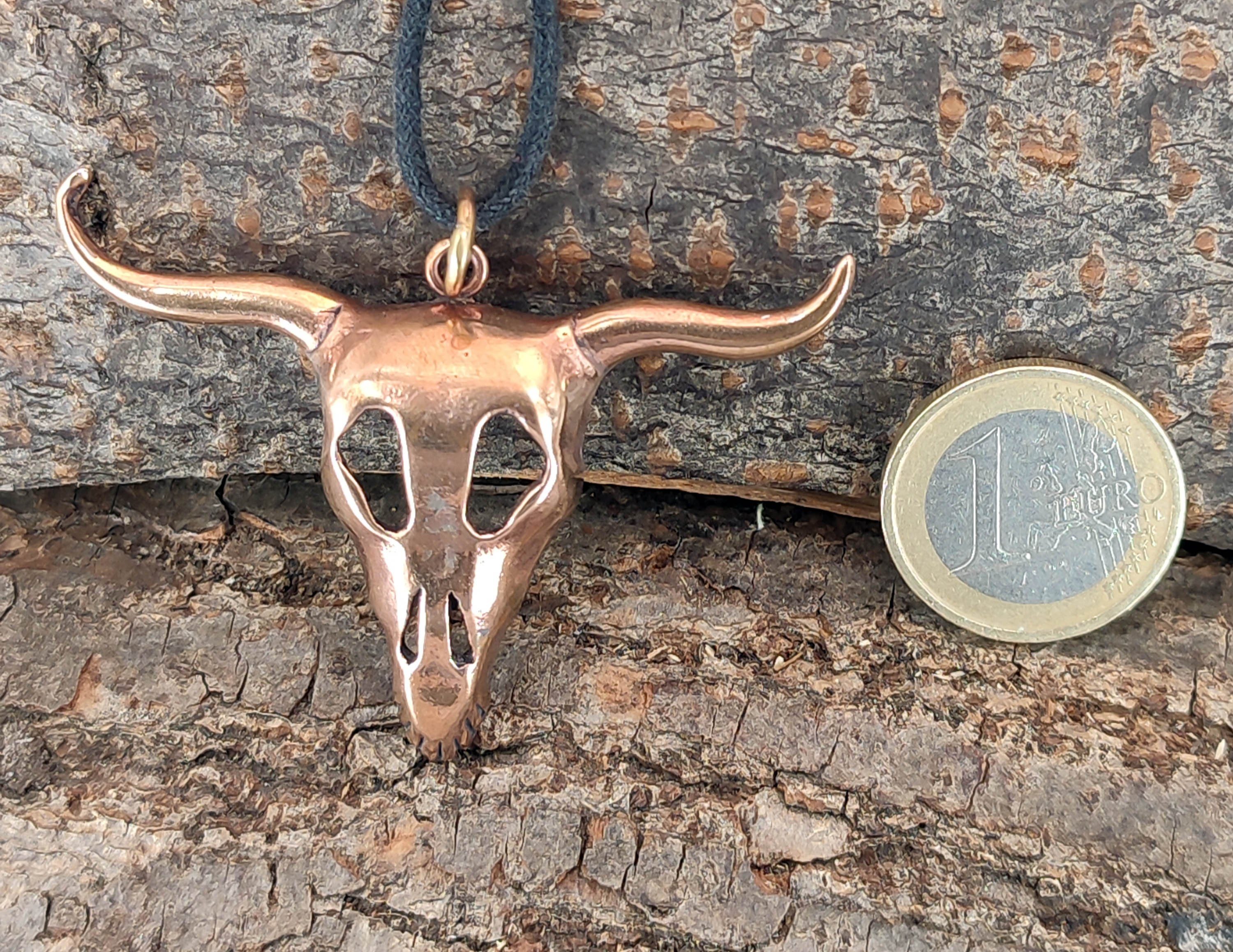 Stierkopf Stier Bulle Kettenanhänger Kiss Leather Metal Stierschädel Schädel großer Bronze of
