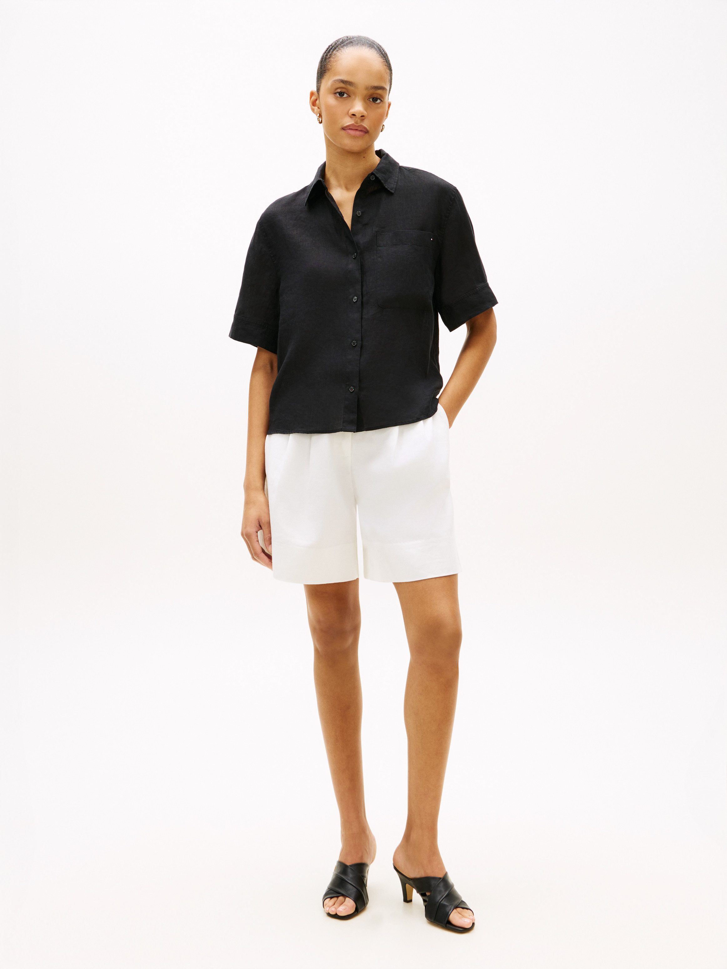 Tommy Hilfiger Kurzarmbluse ESS LINEN SHORT SLEEVE SHIRT mit aufgesetzter Brusttasche und Flag-Stickerei, reines Leinen
