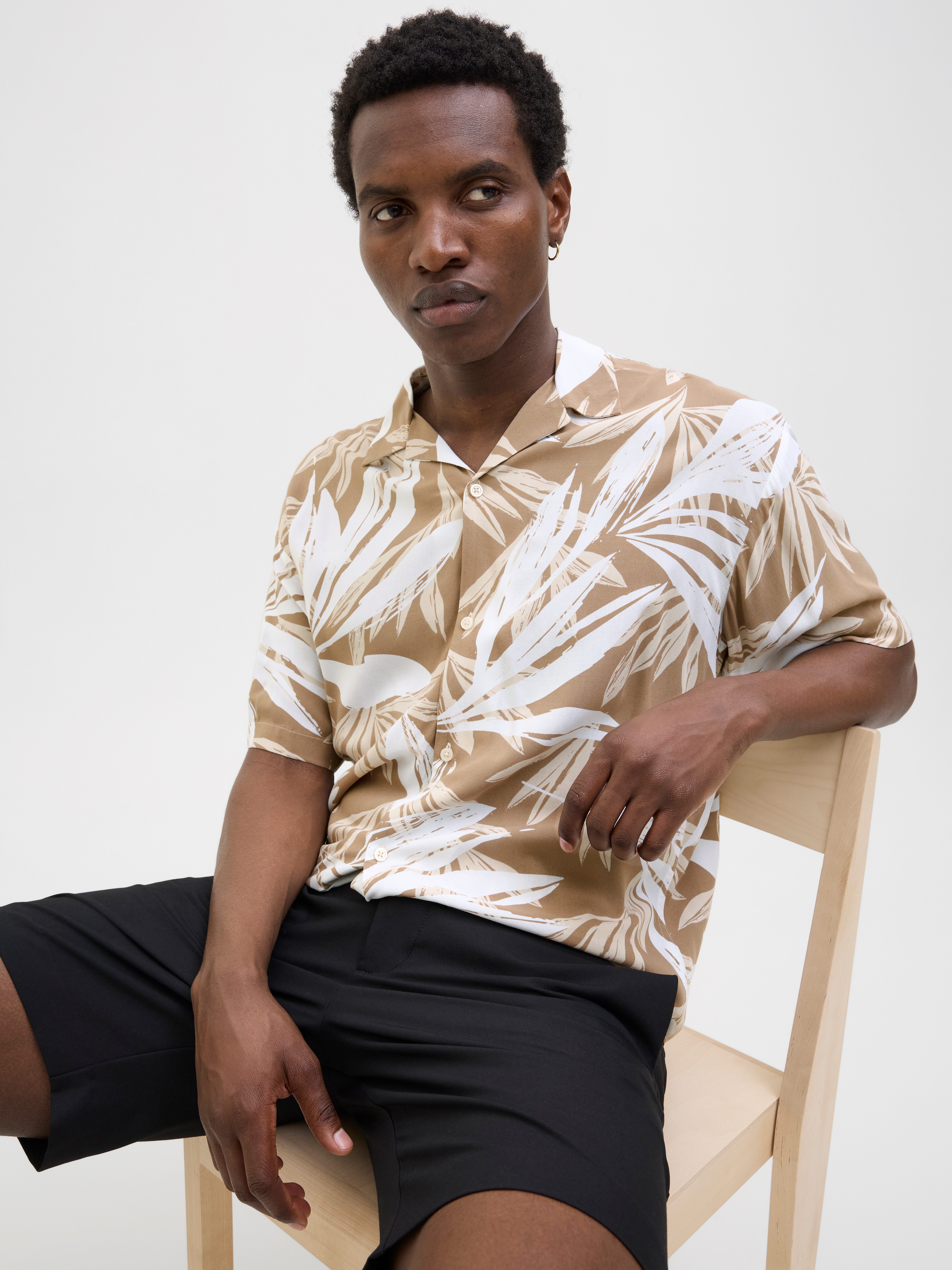 Jack & Jones Kurzarmhemd JJEJEFF TROPICAL günstig online kaufen