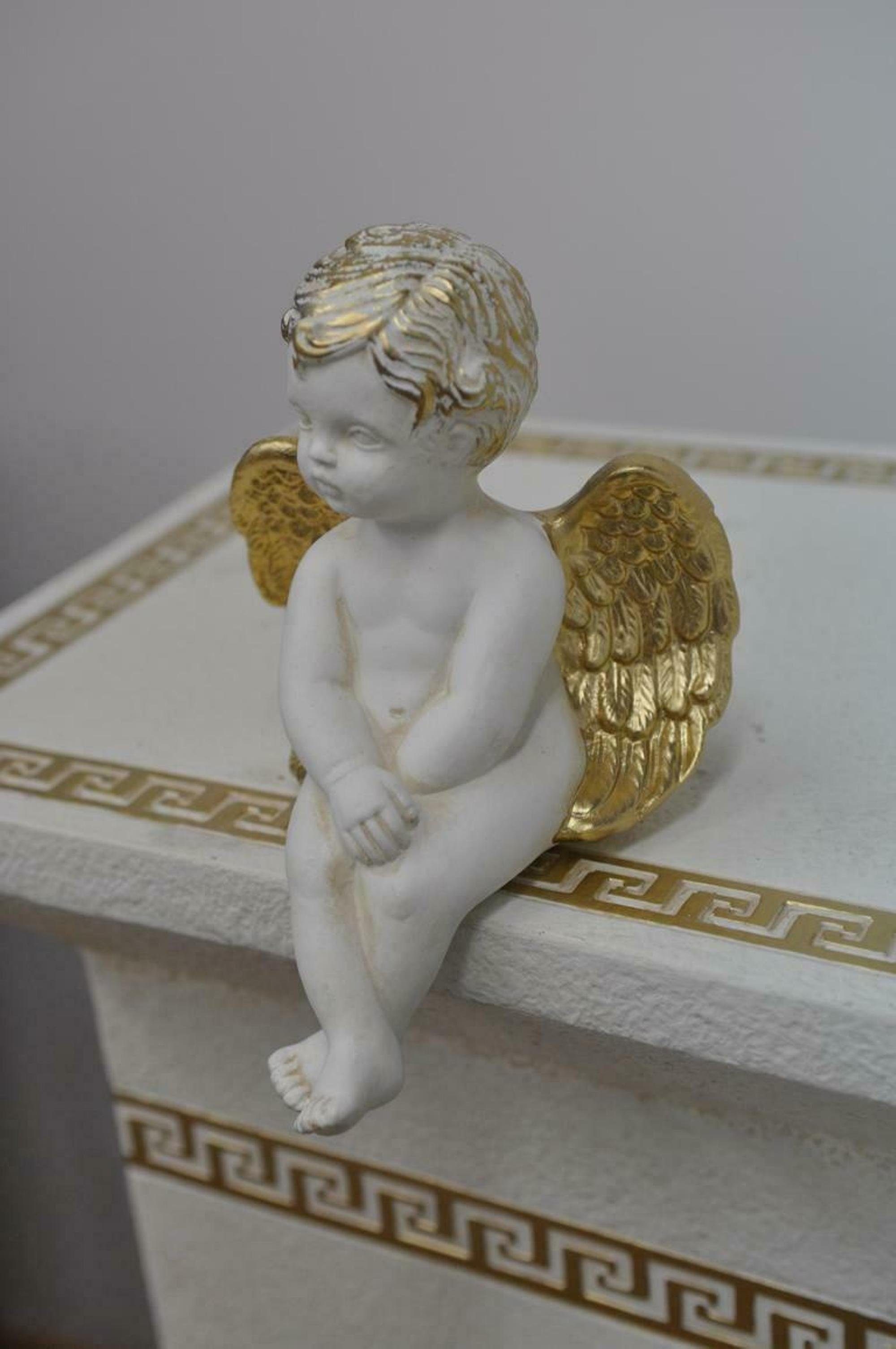 JVmoebel Engelfigur Sitzender Engel aus handgefertigtem Stuckgips in Gold, Made in Europa