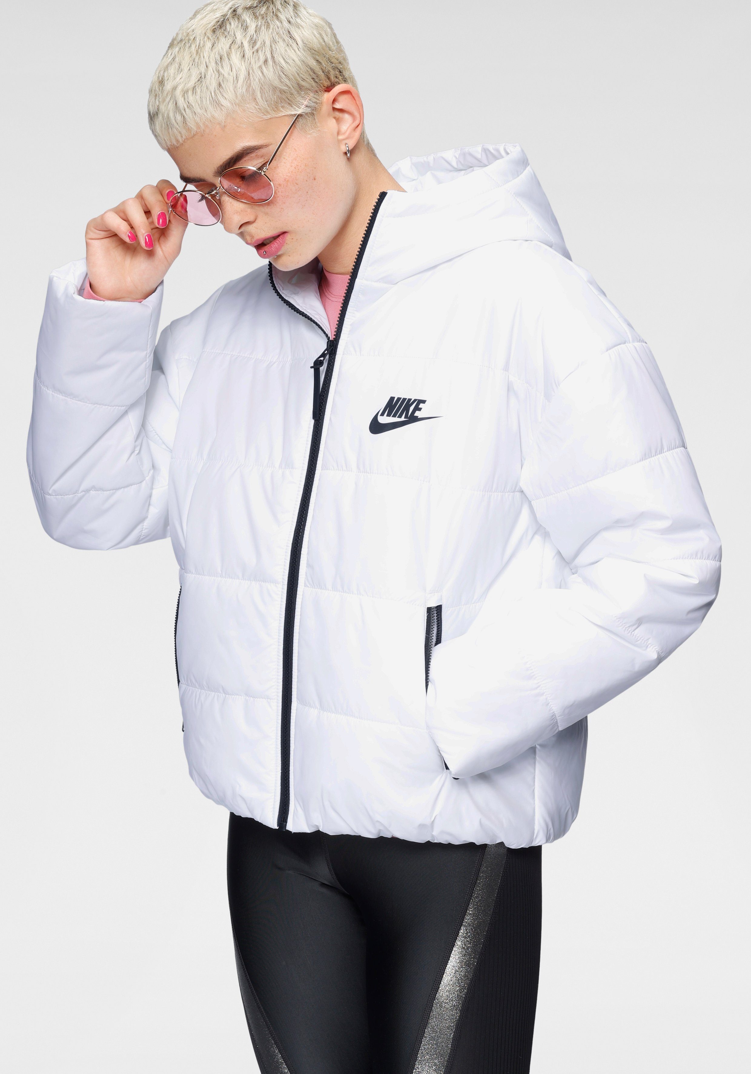 nike jacke mit bunten streifen nike jacke mit bunten streifen