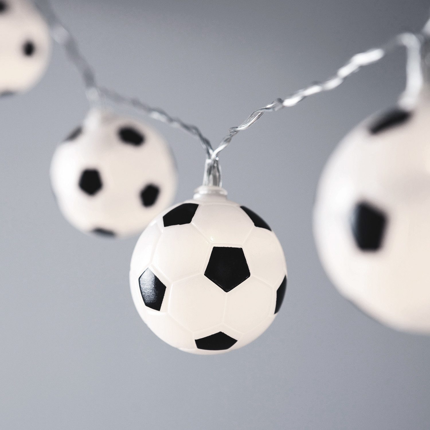 Lights4fun LED-Lichterkette Fußball Lichterkette Batterie 10er