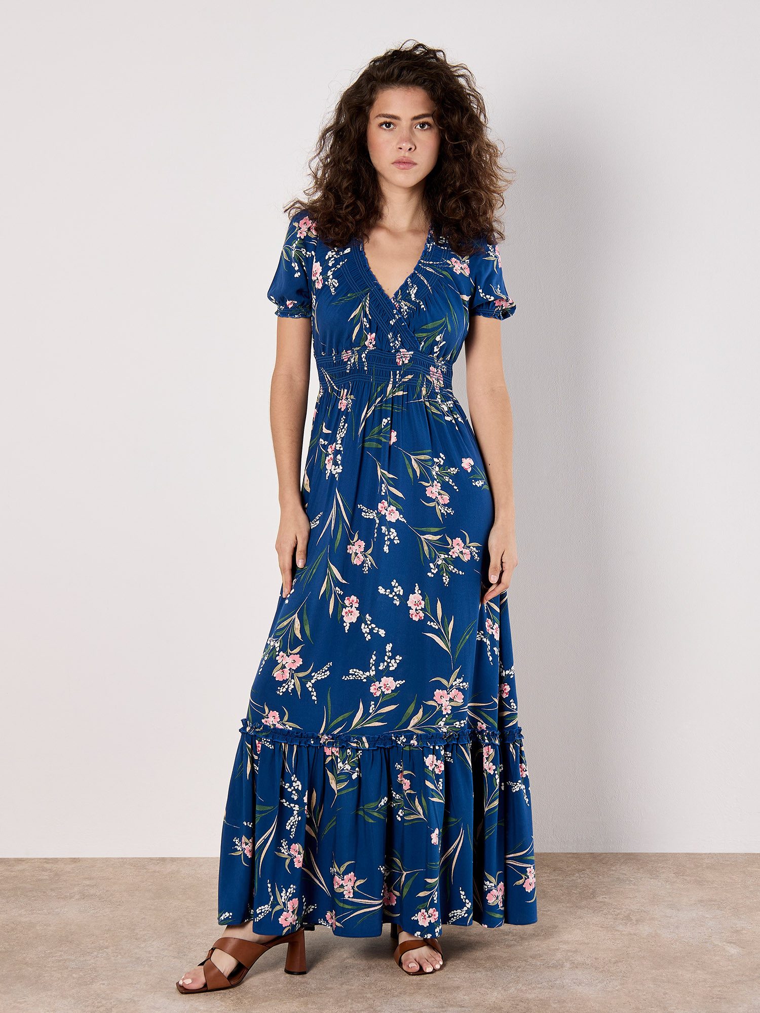 Apricot Druckkleid Watercolour Floral Smocked Dress mit gesmokter Taille günstig online kaufen