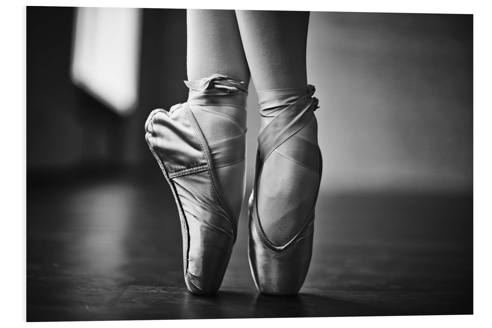 Posterlounge Wandbild Ballerinafüße während der Probe, Editors Choice, erhältlich als Poster, Leinwandbild, Wandsticker oder Acrylglasbild