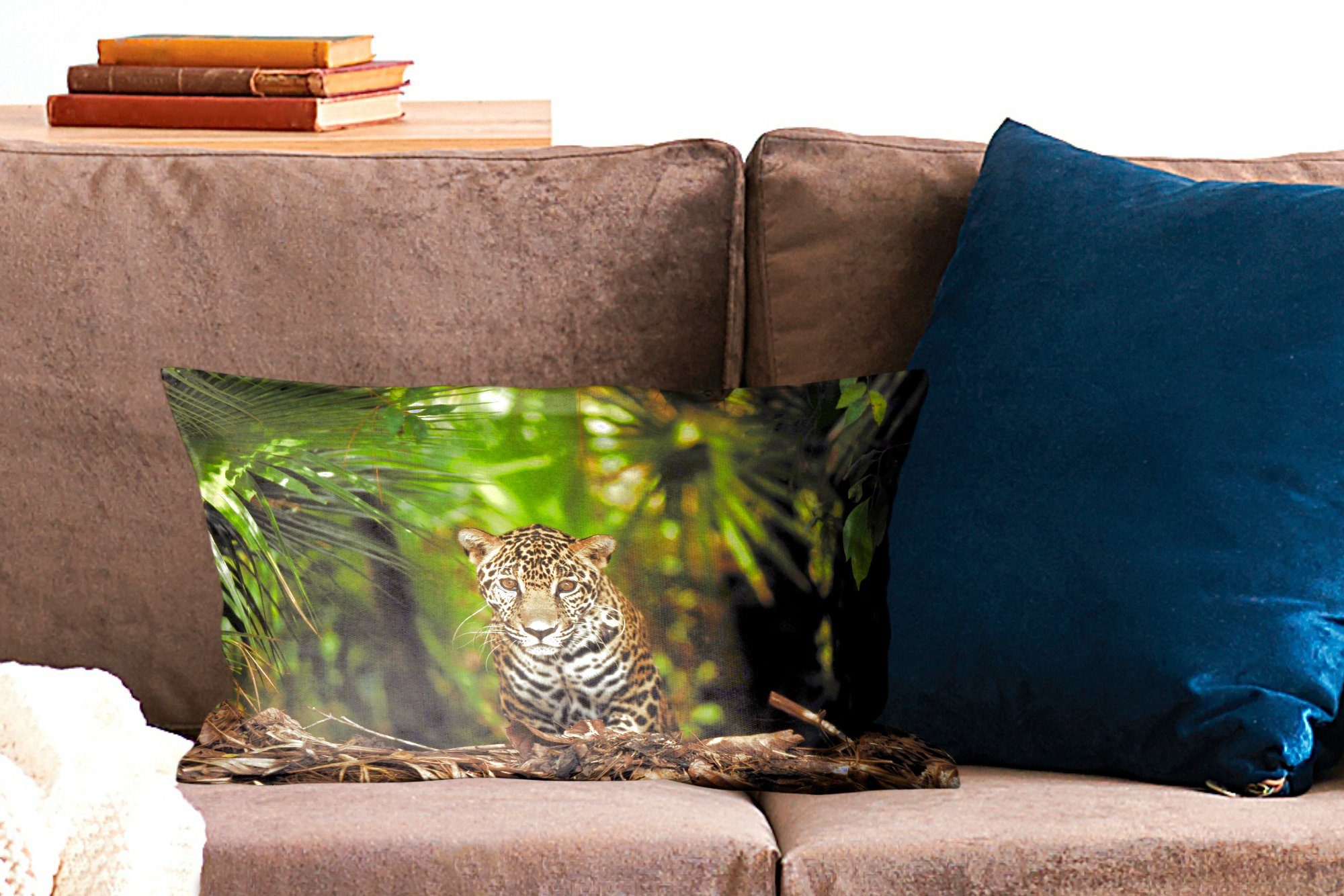 MuchoWow Dekokissen Junger Jaguar im Dschungel, Kissenbezug für Sofa, Dekorationkissen, Kissenhüllen, 50x30 cm