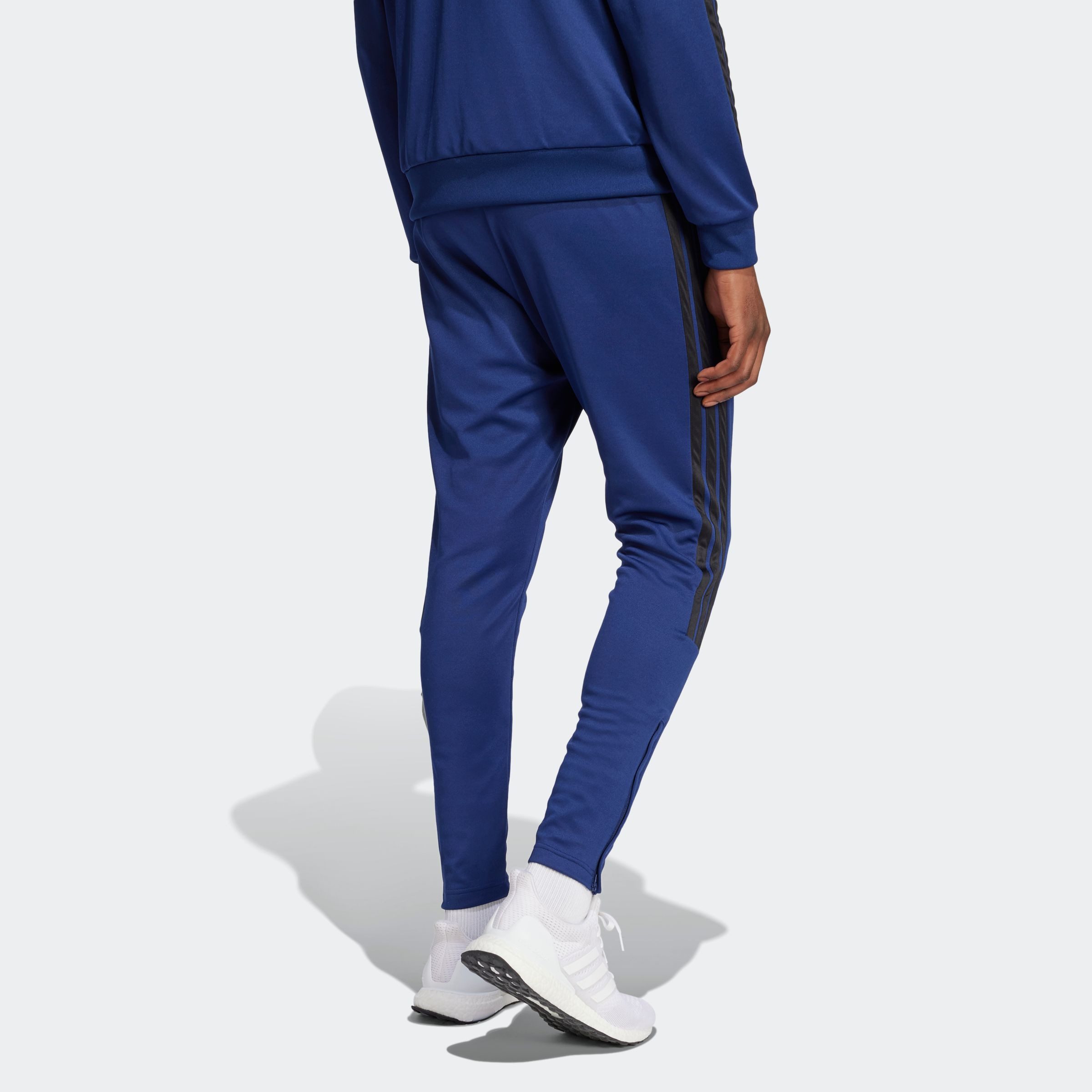 adidas Sportswear Sporthose TIRO mit Kordelverschluss, normal-weiter Schnitt