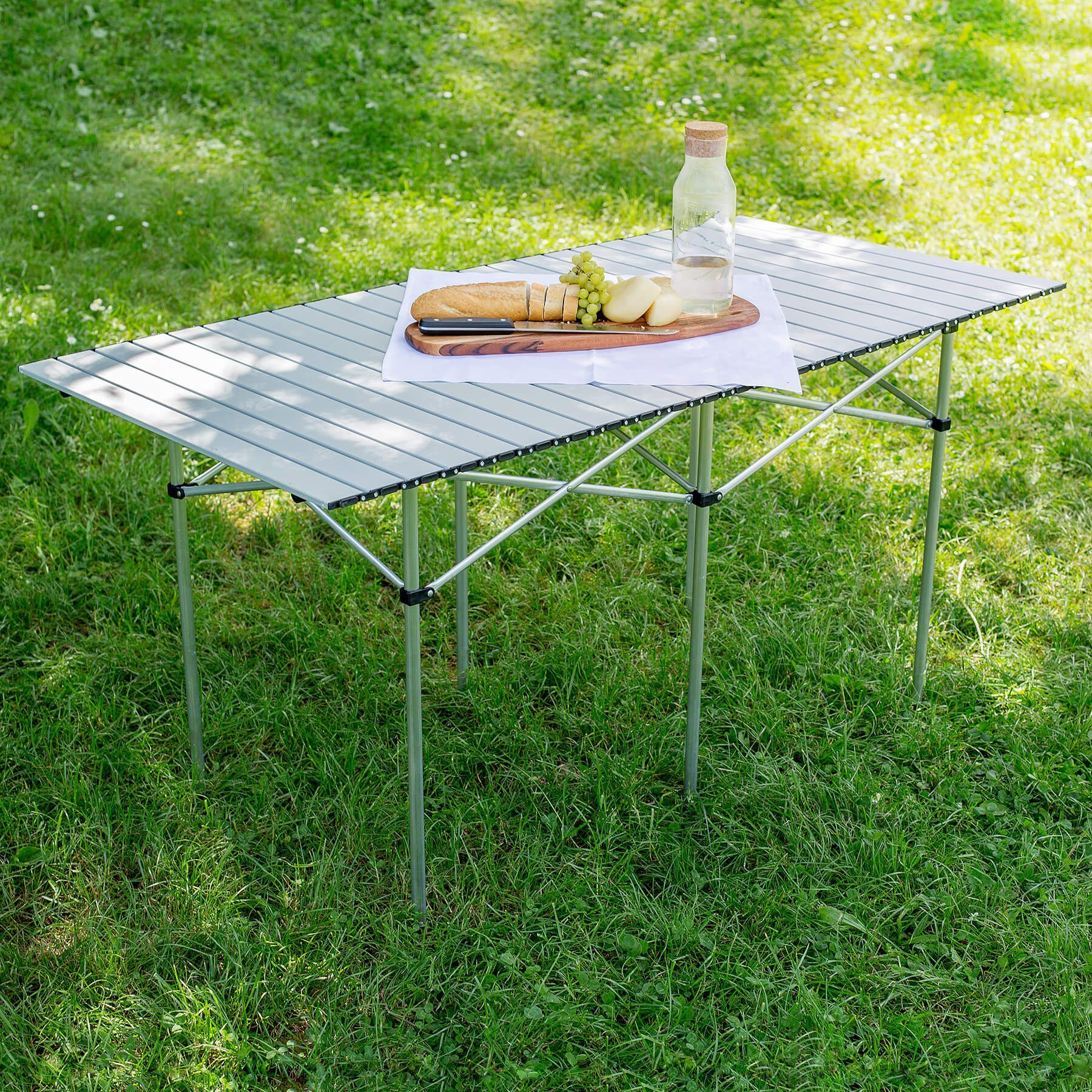 tectake Campingtisch Aluminium-Camping-Klapptisch, 140 x 70 x 70 cm, lässt sich klappen (Outdoor-Tisch, 1-St., in grau), Wetterfest, bodenschonende Kunststoffkappen, mit Tragetasche