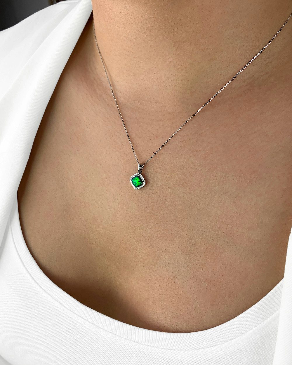 DANIEL CLIFFORD Kette mit Anhänger 'Alexis' Damen Halskette Silber 925 Kristall Anhänger grün (inkl. Verpackung), größenverstellbare Silberkette 45cm mit eckigem Zirkonia-Kristall