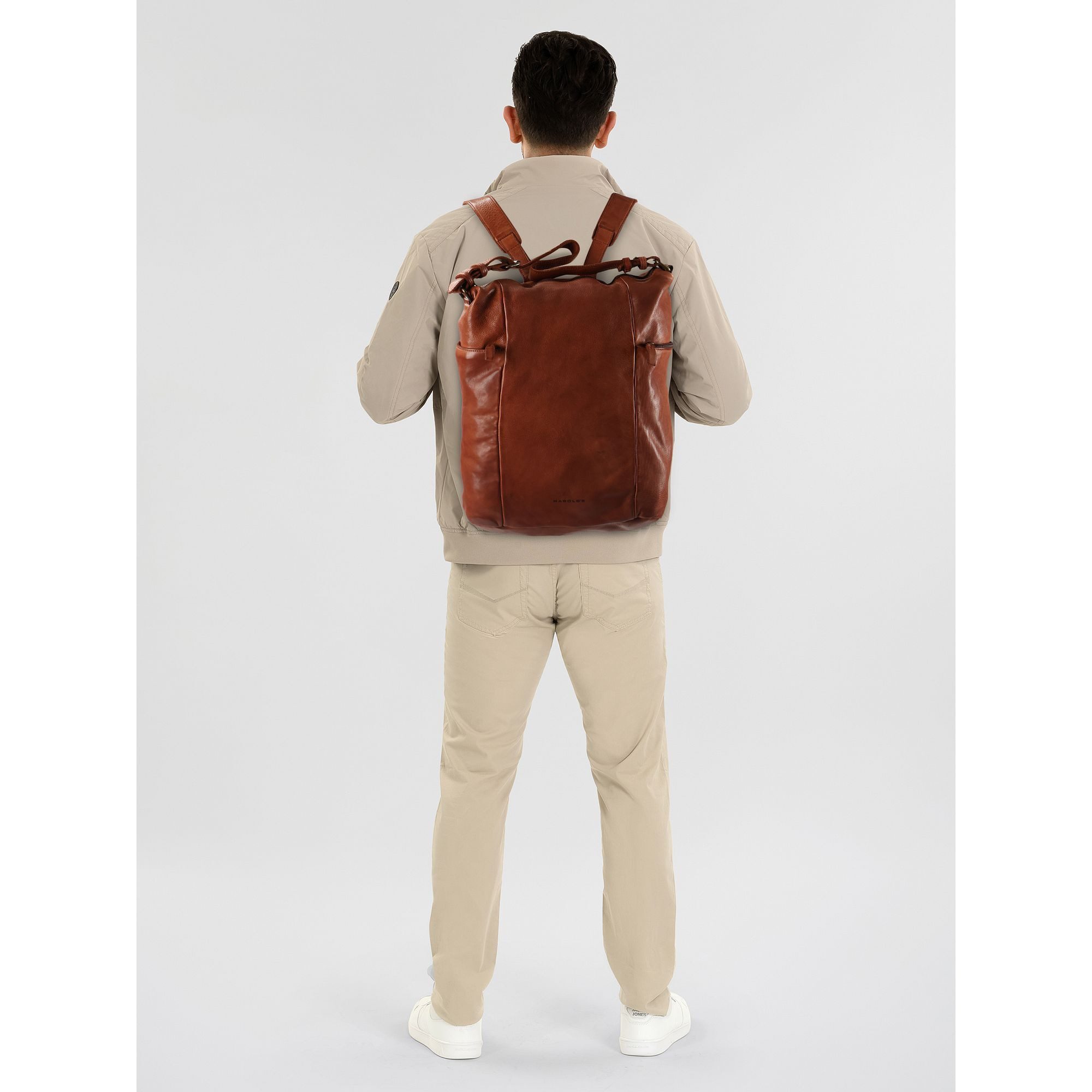 Harold's Cityrucksack Submarine, Leder