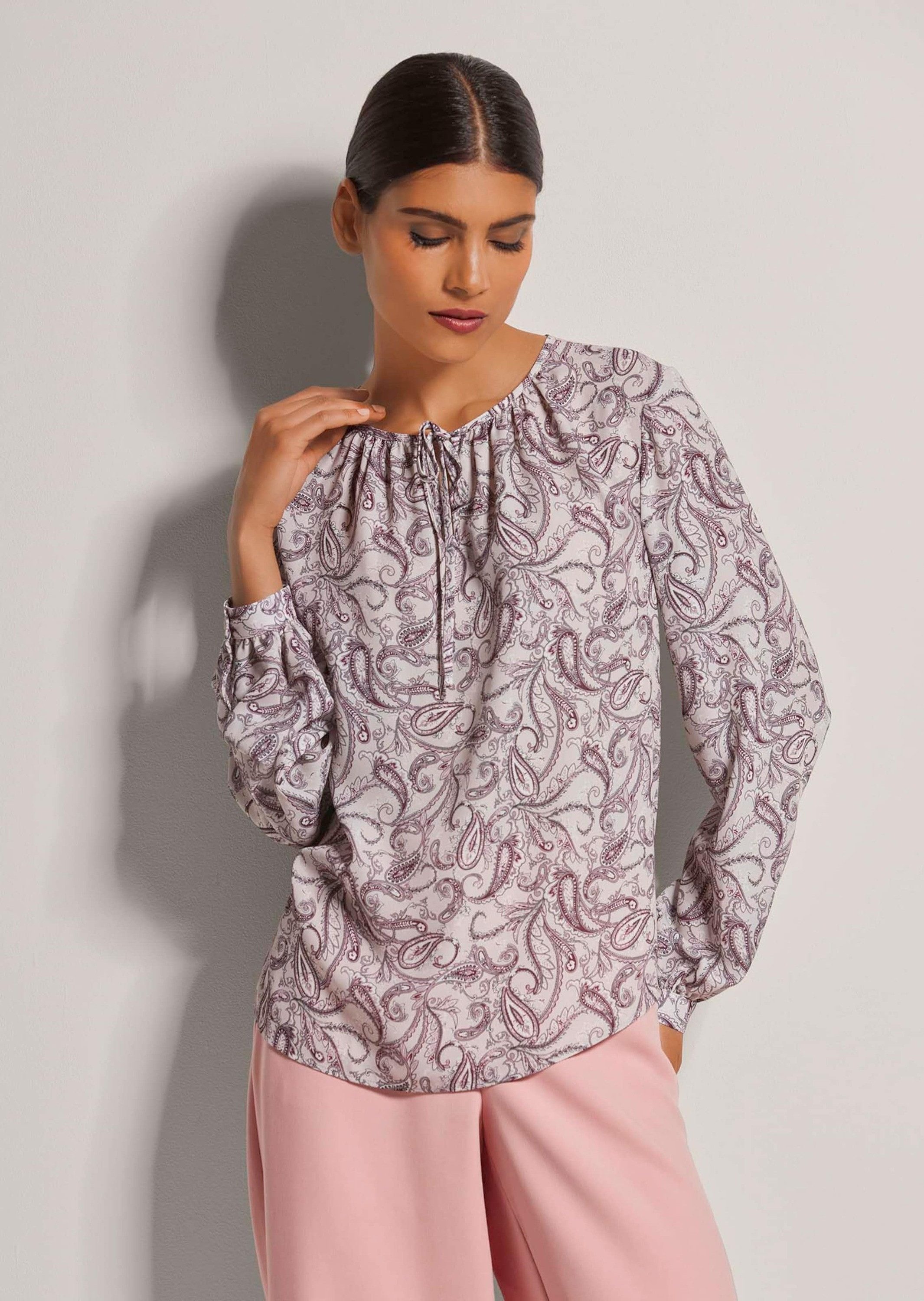 Langarmbluse Rundhals-Bluse mit Unikat-Print