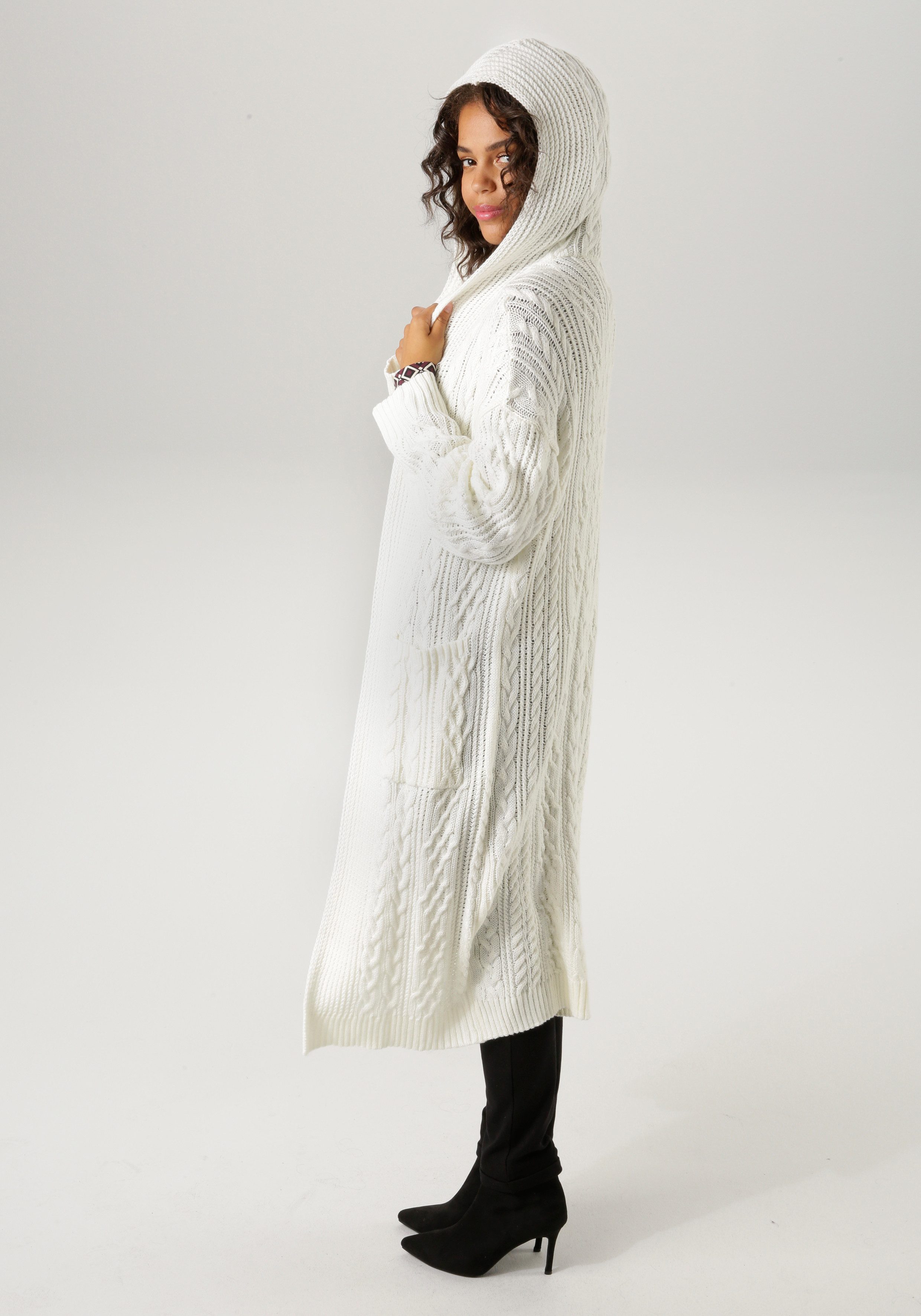 Aniston CASUAL Strickjacke im trendigem Zopf- günstig online kaufen