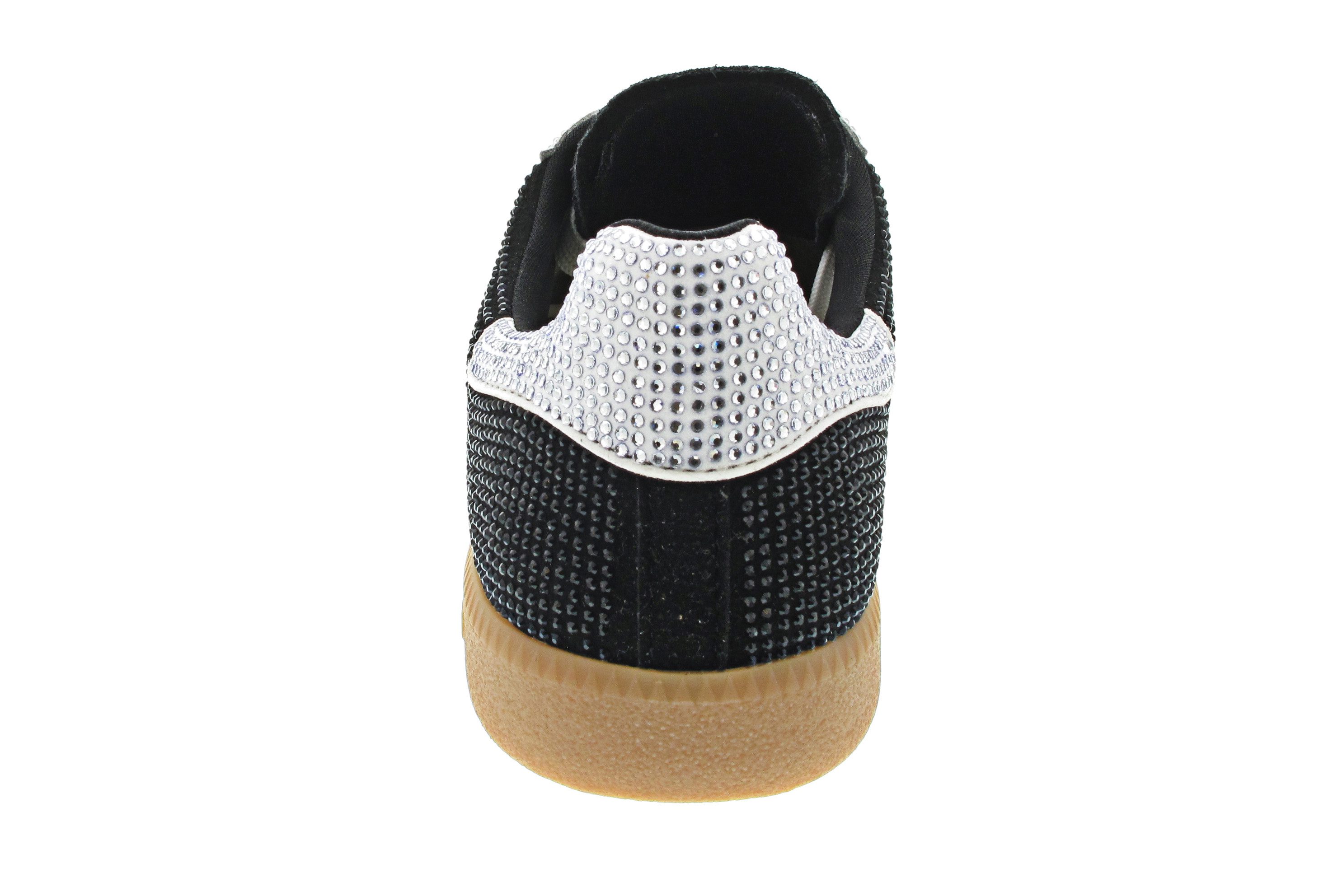 Back 70 Sneaker