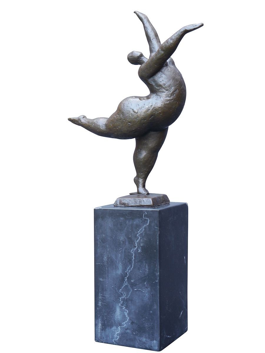 Dekoobjekt Bronze Figur einer korpulenten Tänzerin auf Marmorsockel
