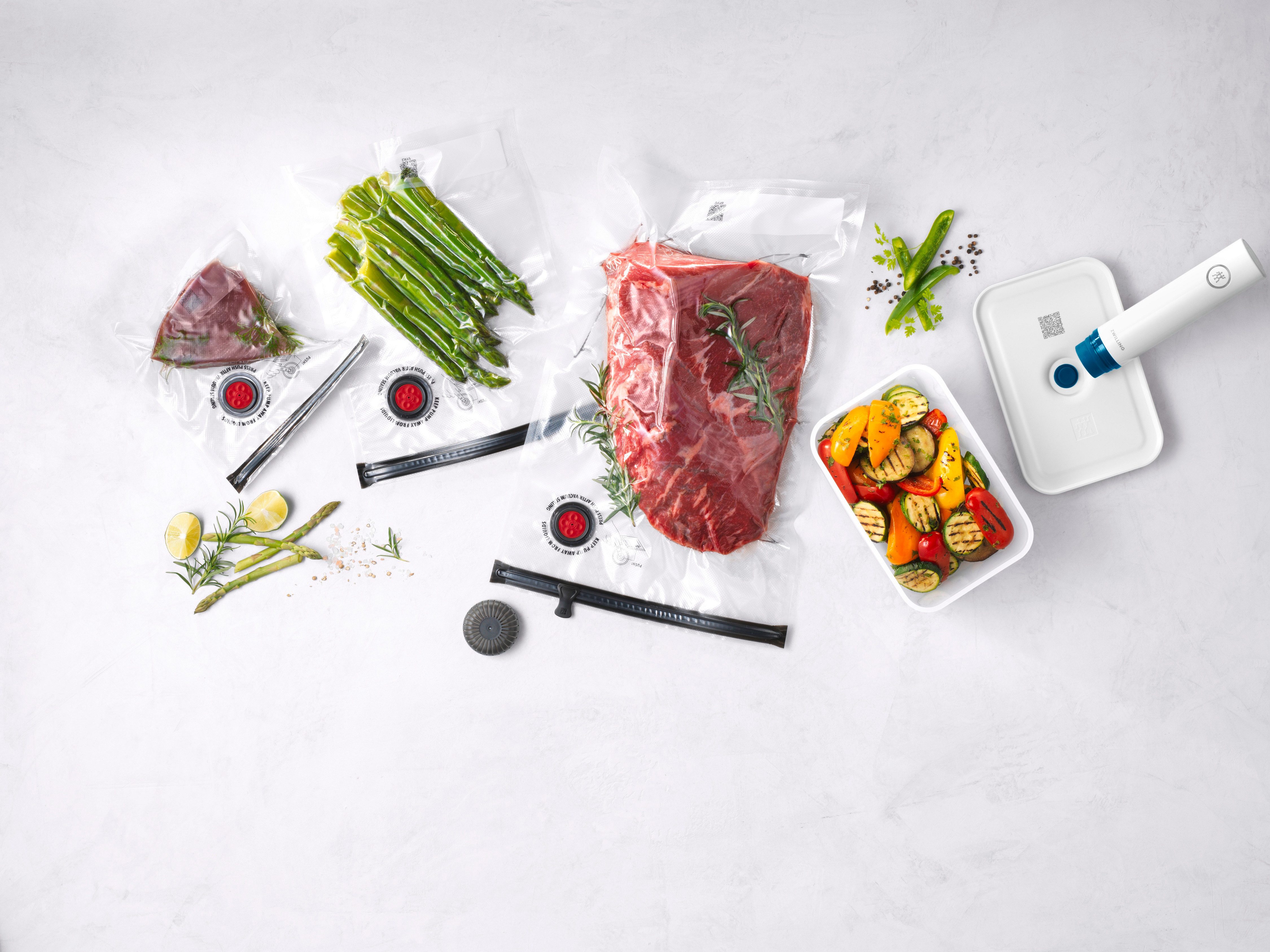 Zwilling Aufbewahrungssystem Fresh & Save, Kunststoff, (Set, 7-tlg., 1 Pumpe, 1 Vakuumbox (L), 2 Vakuumbeutel (S) + (M), 1 Vakuumbeutel (L), Vakuum Starter-Set, Kunststoff, spülmaschinengeeignet, Box, Beutel