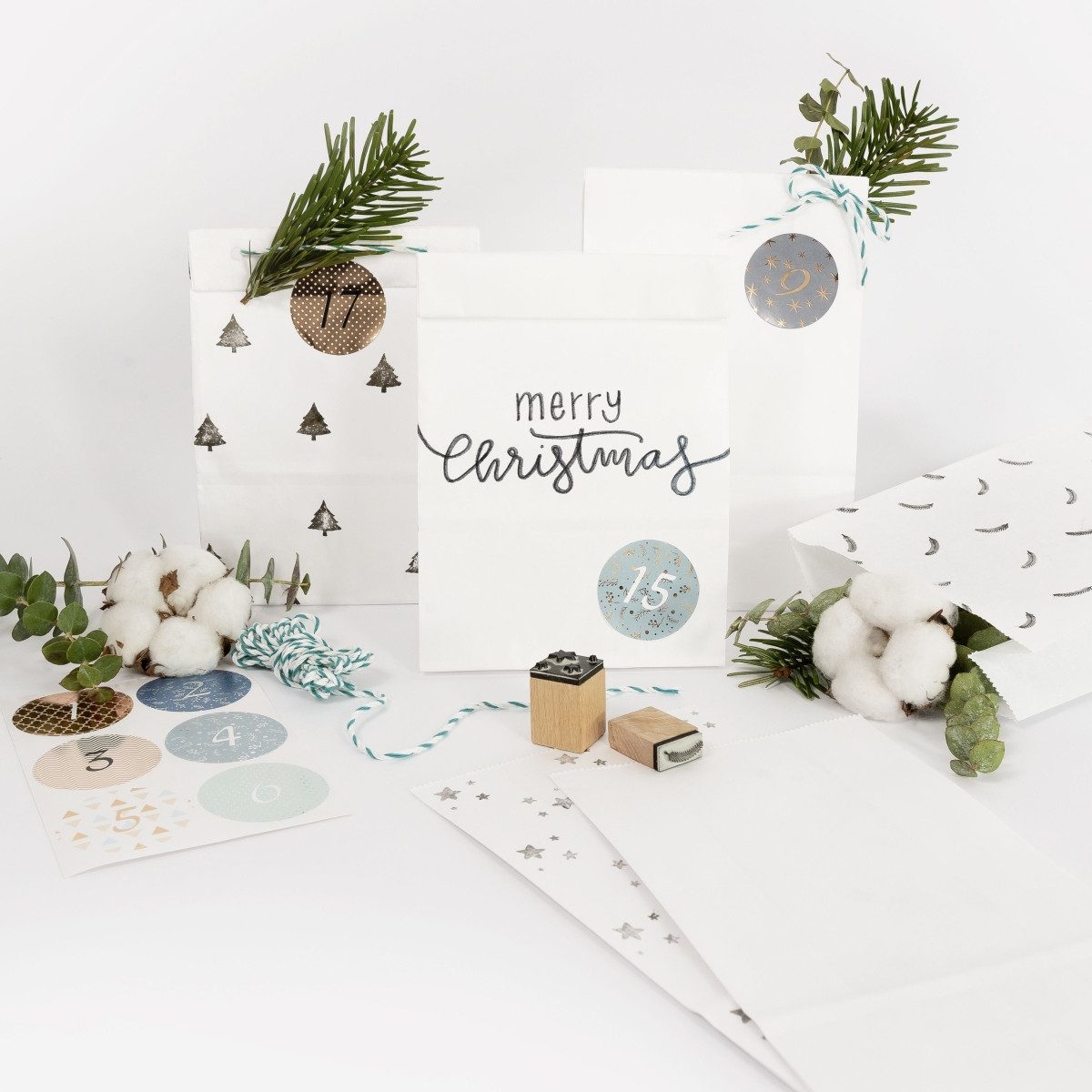Folia ewige Kalender Adventskalender 'Papiertüten blanko' weiß
