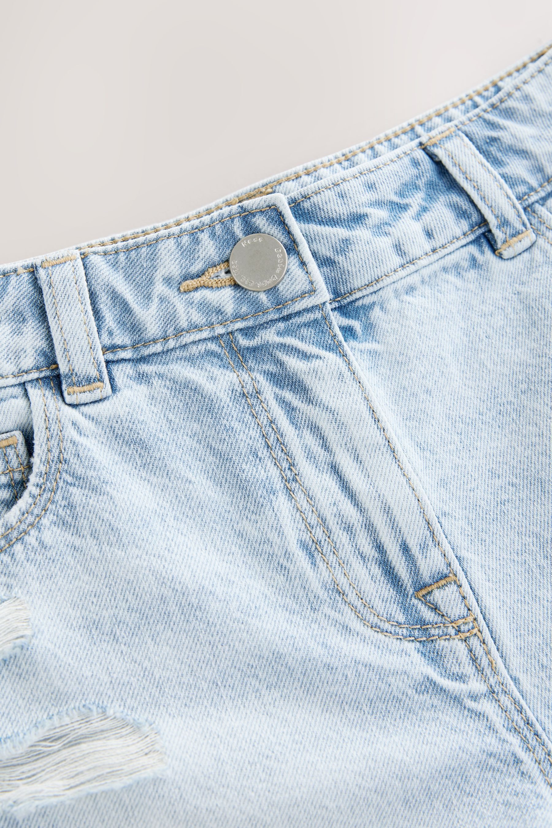 Next Jeansshorts Shorts in Used-Optik mit ausgefransten Rändern (1-tlg) – Bild 3 von 5