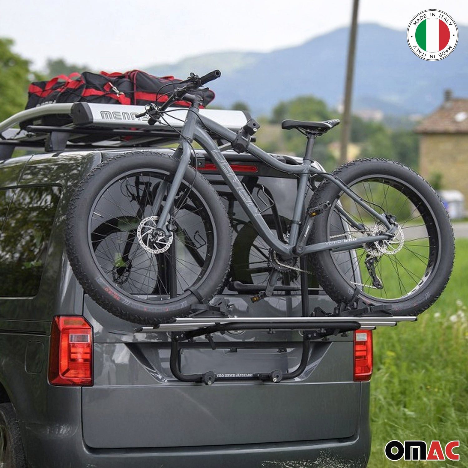 OMAC Heckfahrradträger Fahrradträger für VW Transporter Multivan Caravelle T5 2003-2015 Alu, Abnehmbar, Anti-Diebstahlschloss, Faltbar