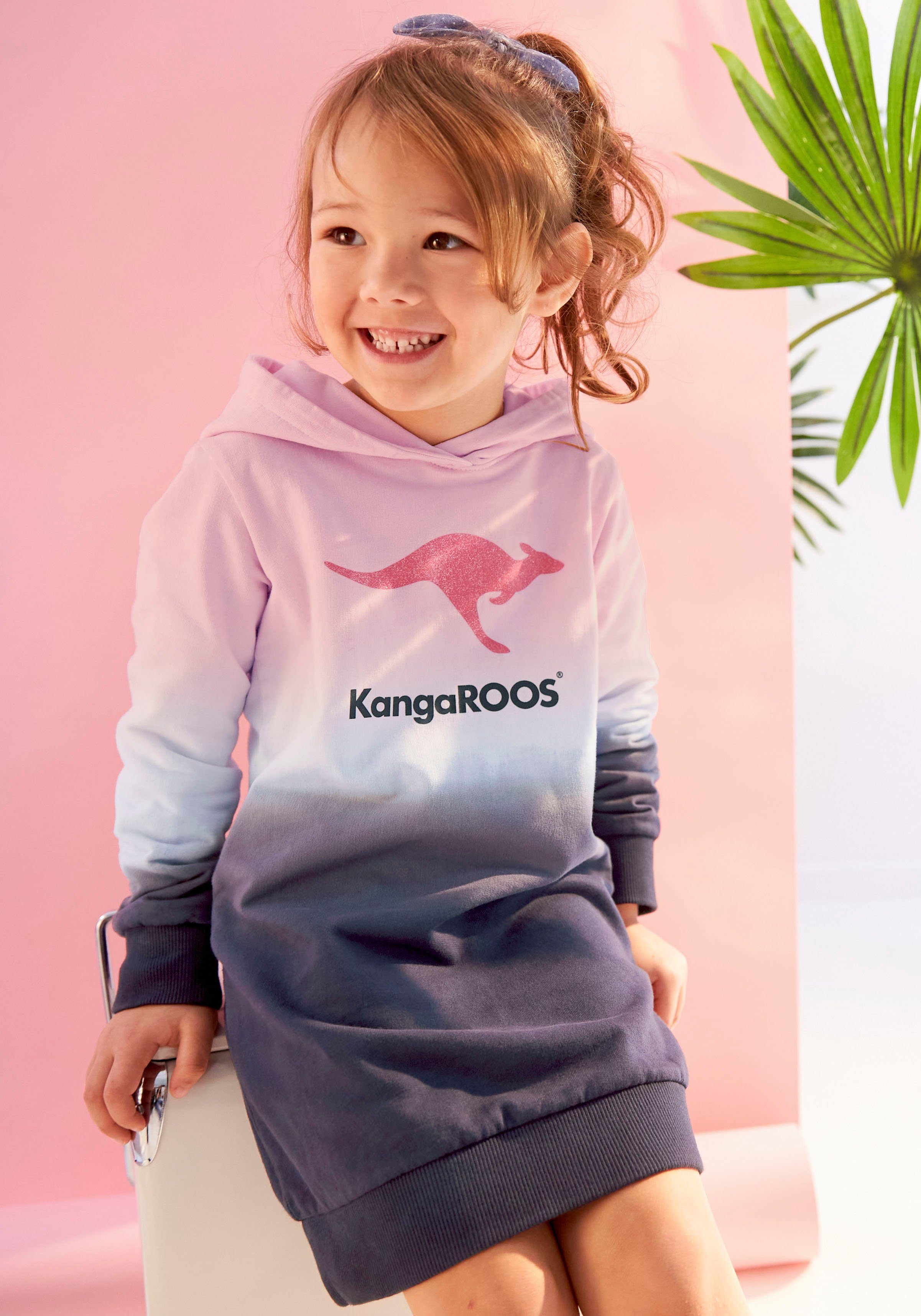 KangaROOS Sweatkleid für kleine Mädchen bis Mitte des Oberschenkels, lässiger Look, aus Sweatstoff