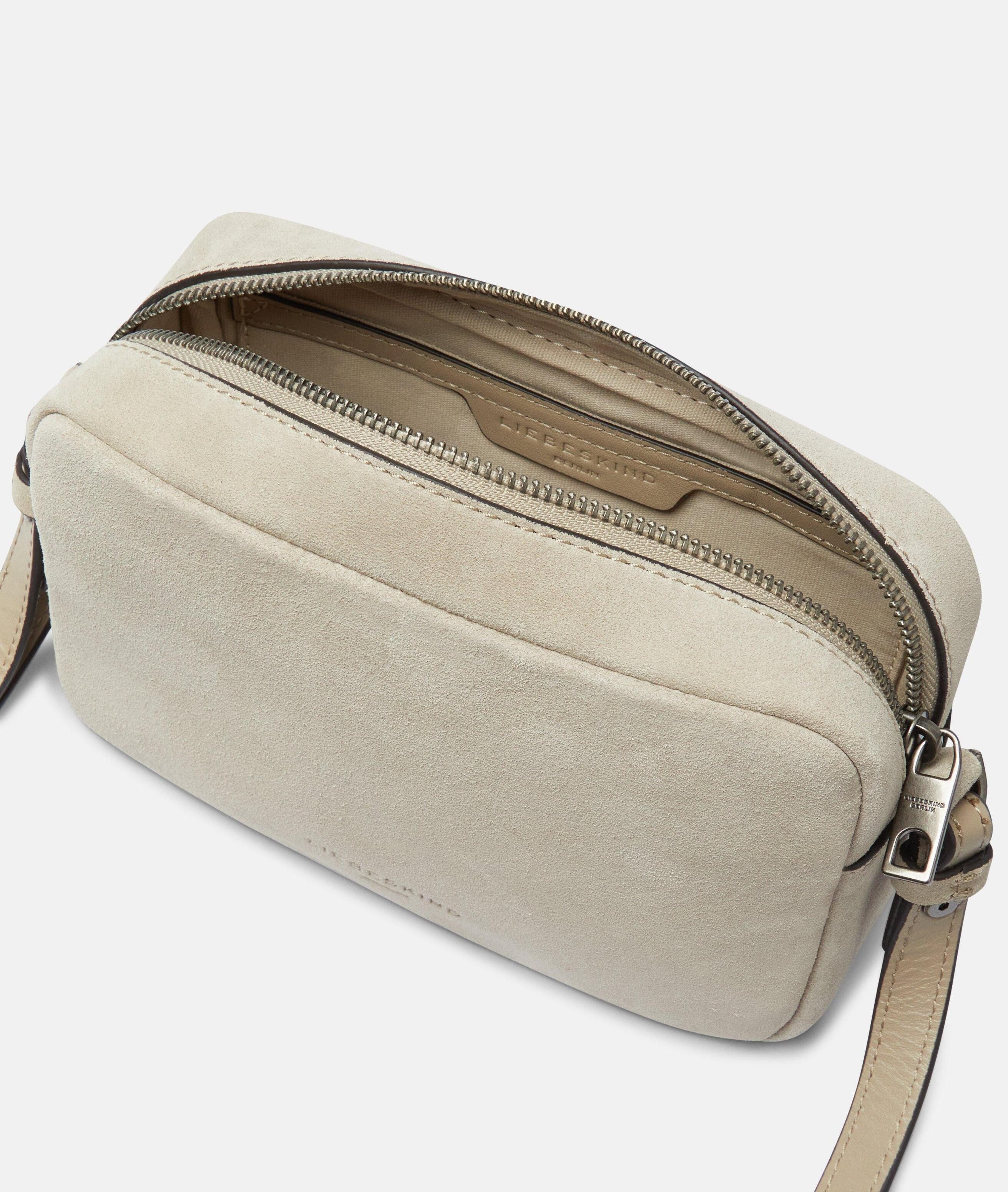 Liebeskind Berlin Umhängetasche Ella Camera-Bag S, Handliche Umhängetasche aus weichem Veloursleder