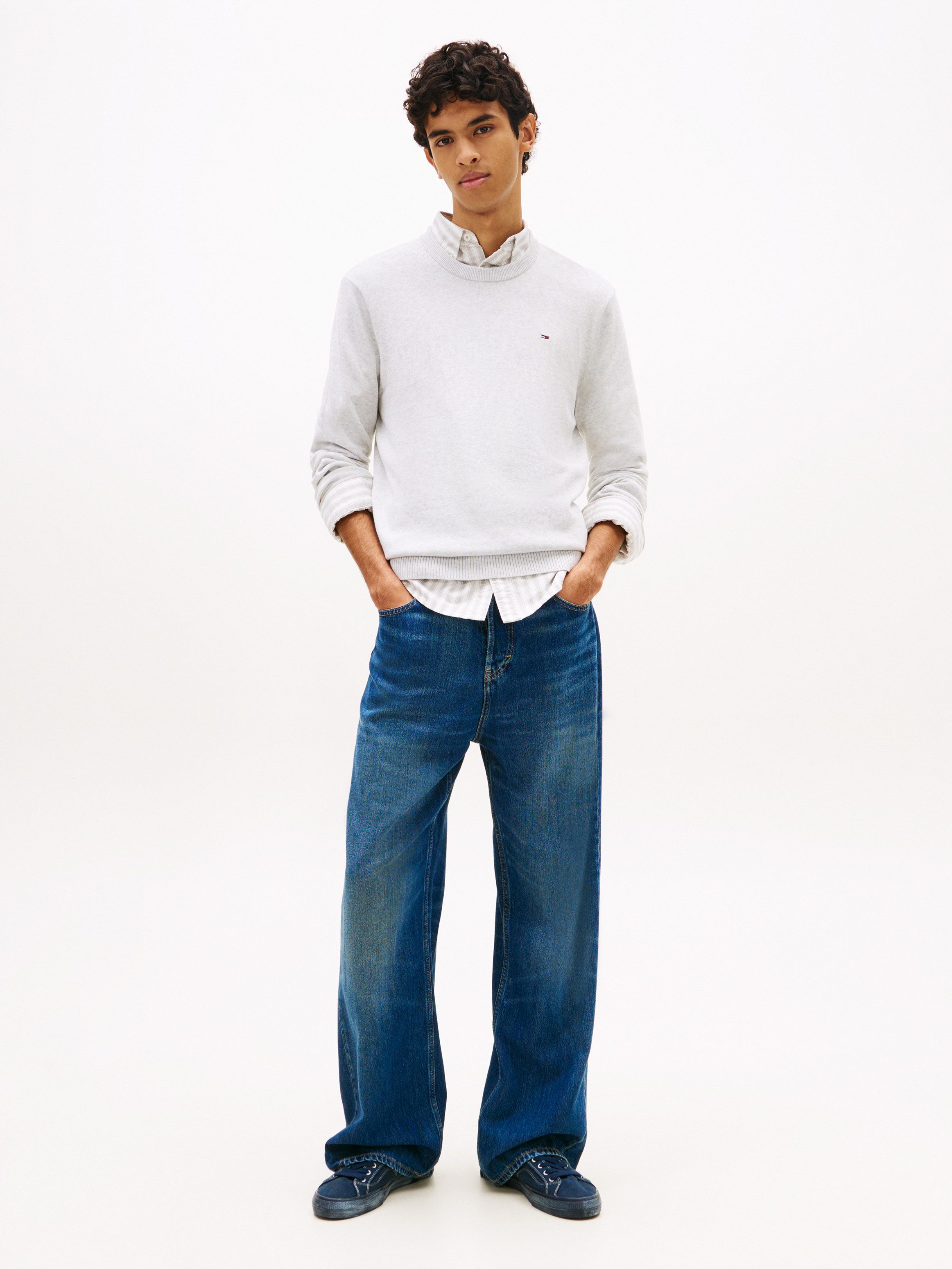 Tommy Jeans Strickpullover TJM SLIM FIT LIGHT SWEATER Slim fit mit Rundhalsausschnitt