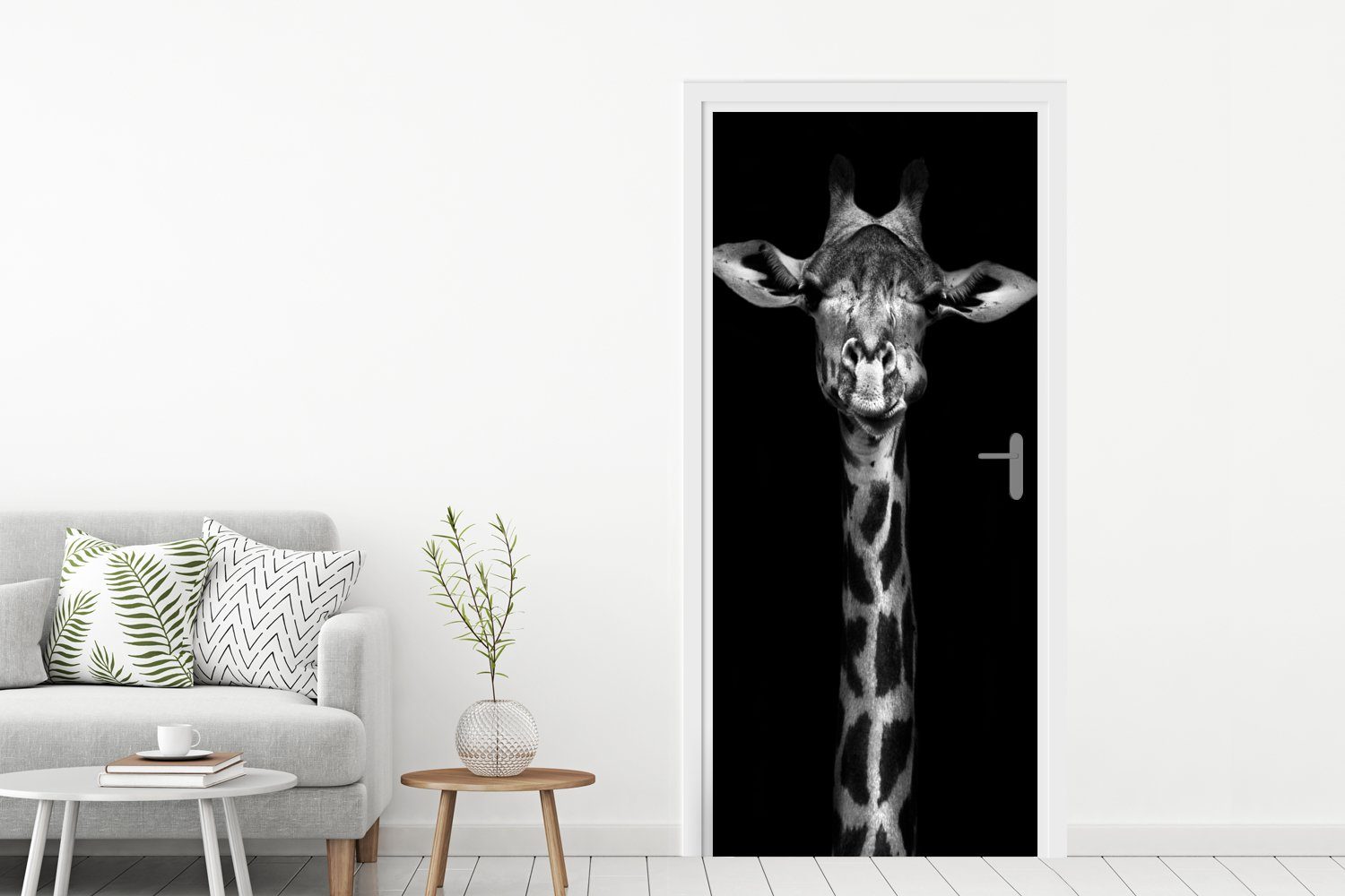 bedruckt, - Weiß, Schwarz Tür, - Giraffe - Matt, 75x205 Türaufkleber, St), (1 Porträt cm MuchoWow - Tiere Fototapete Türtapete für