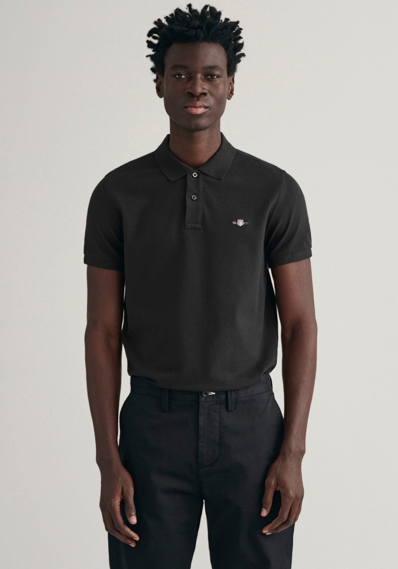 Gant Poloshirt SLIM SHIELD SS PIQUE POLO mit Logostickerei auf der Brust black