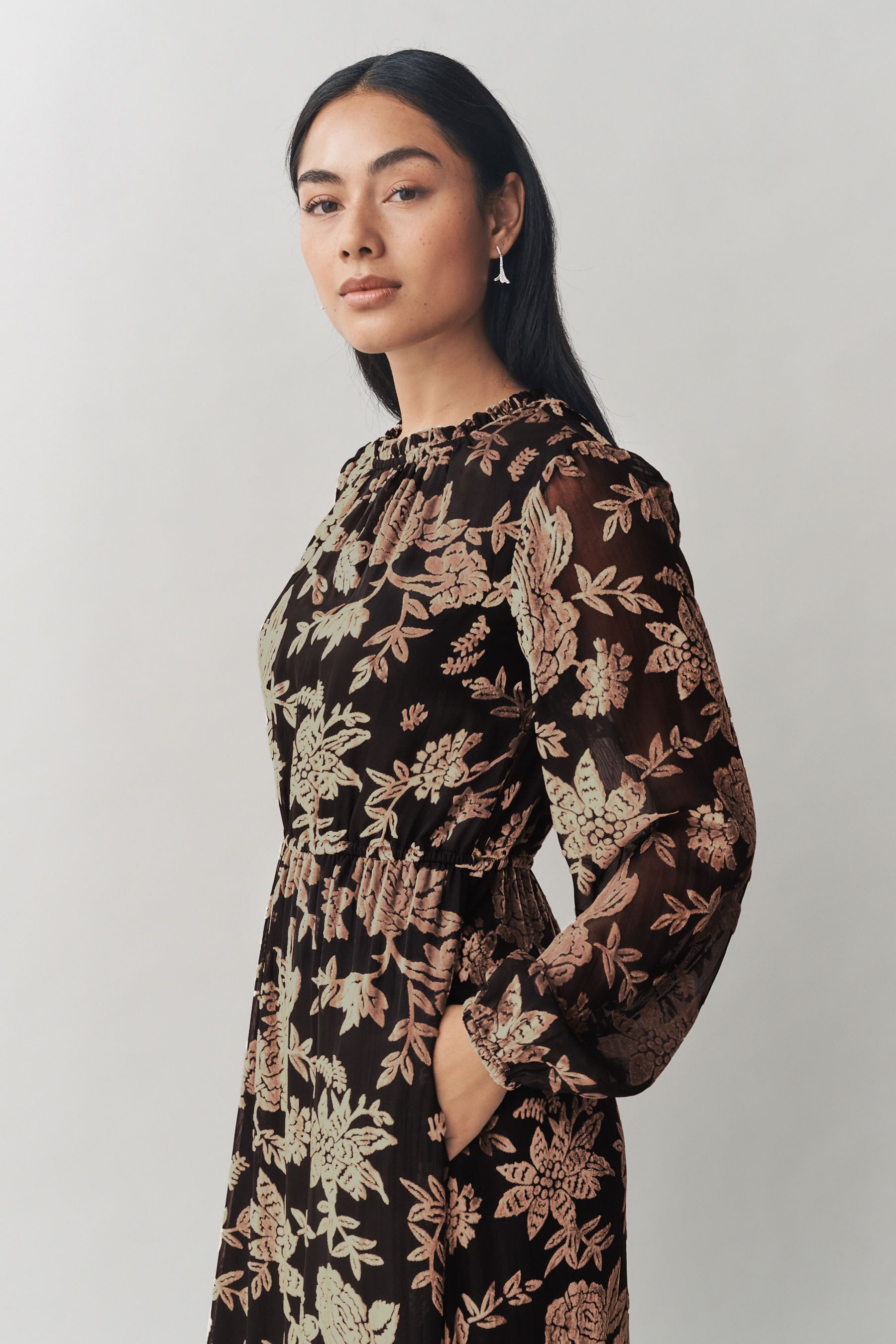 LAURA ASHLEY Samtkleid Laura Ashley Devore Samt-Maxikleid (1-tlg)