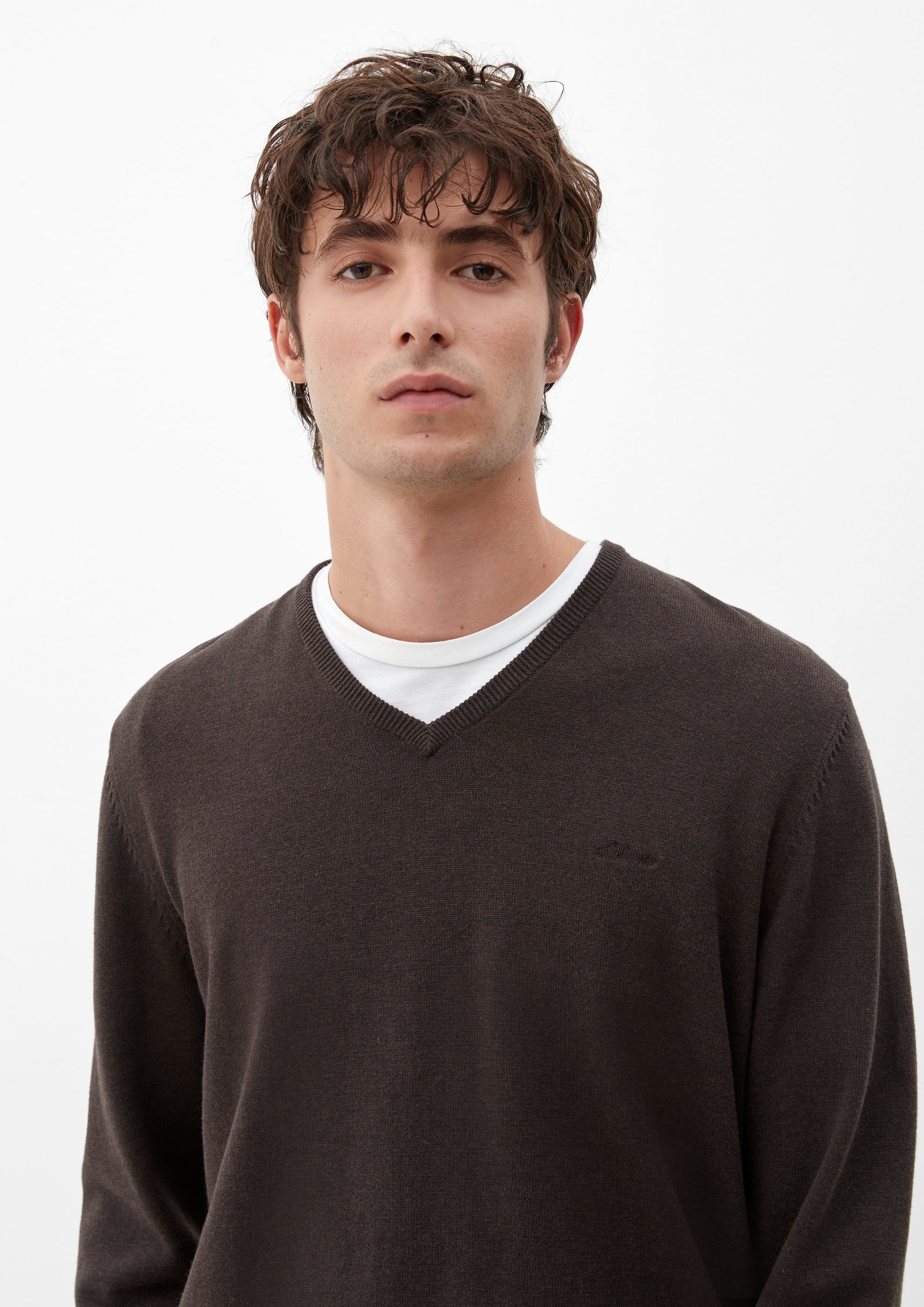 s.Oliver Strickpullover Feinstrickpulli mit V-Ausschnitt Logo günstig online kaufen