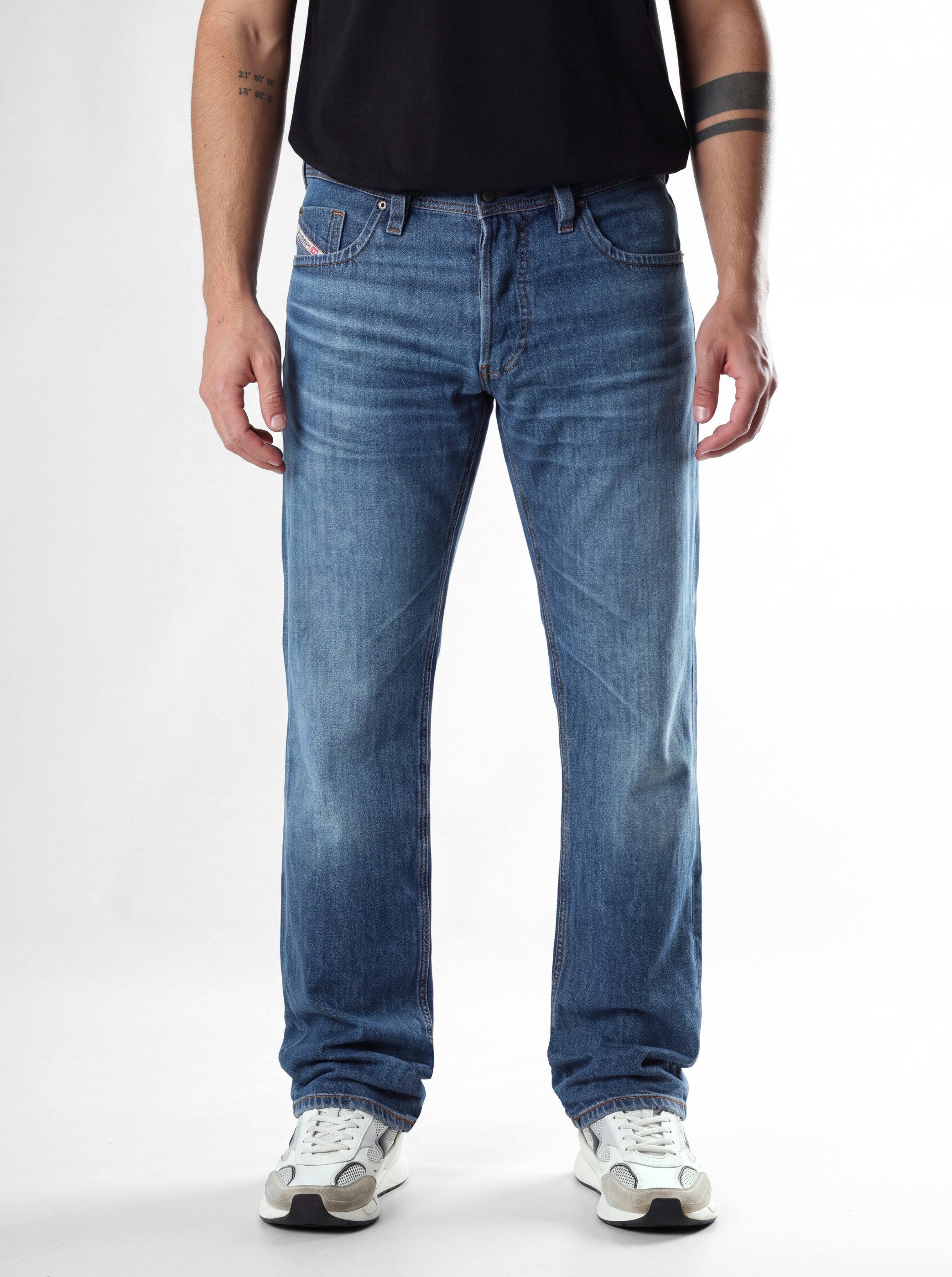 Diesel Straight-Jeans Regular Fit, Extra-Lang - MARKEE R68DX - Länge:32 sehr leichter, stoffähnlicher Denim